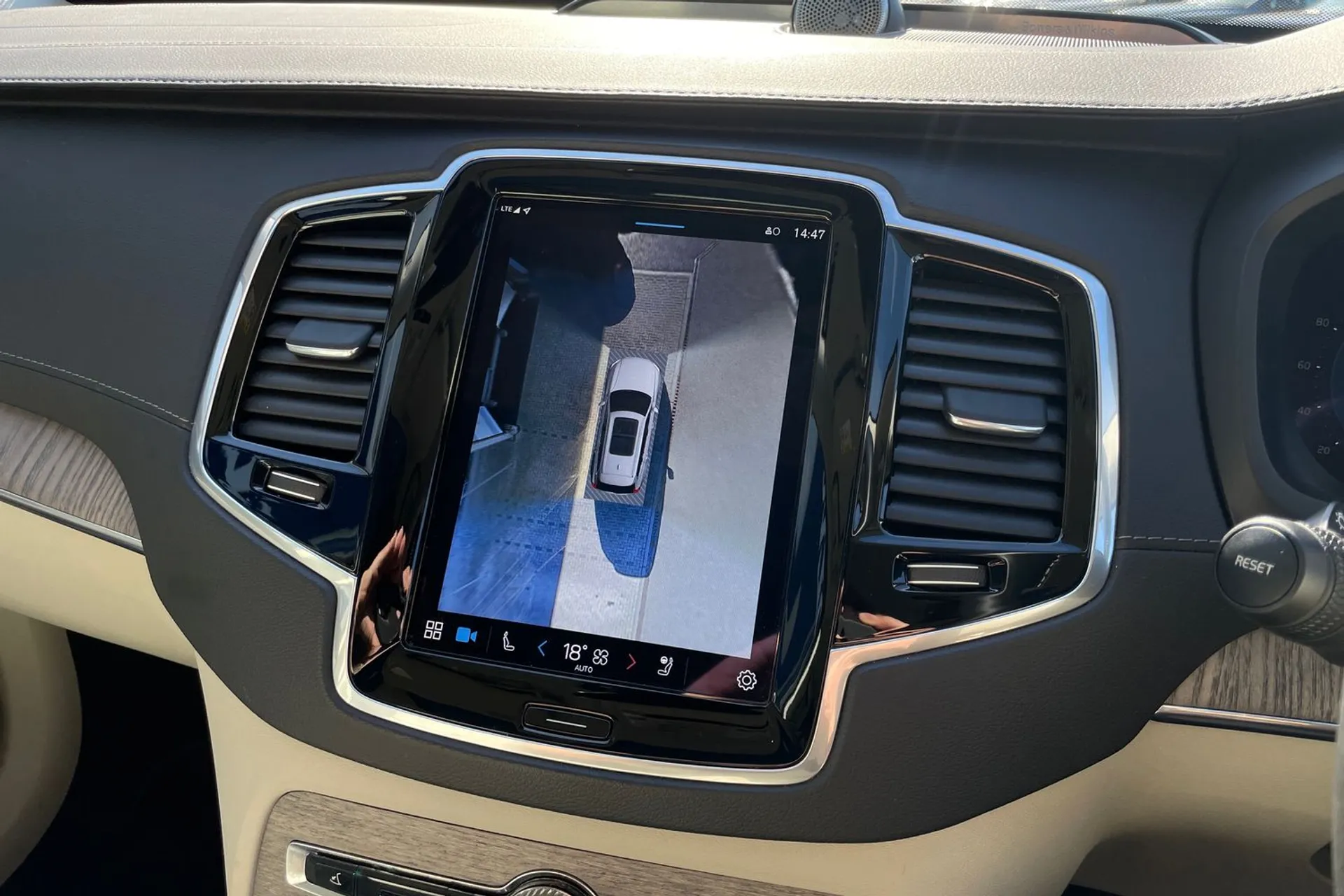 Volvo XC90 thumbnail image number 4