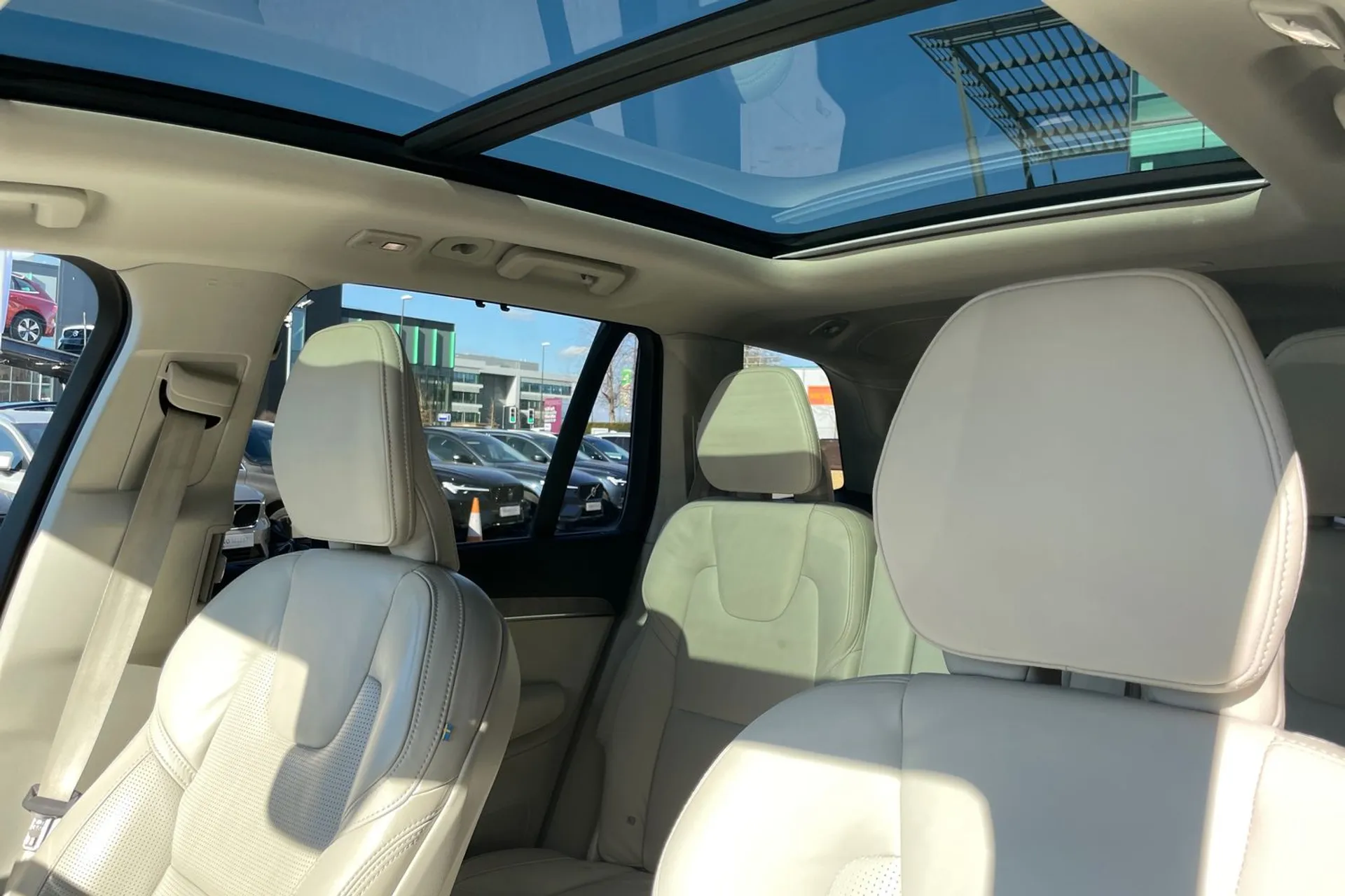 Volvo XC90 thumbnail image number 30