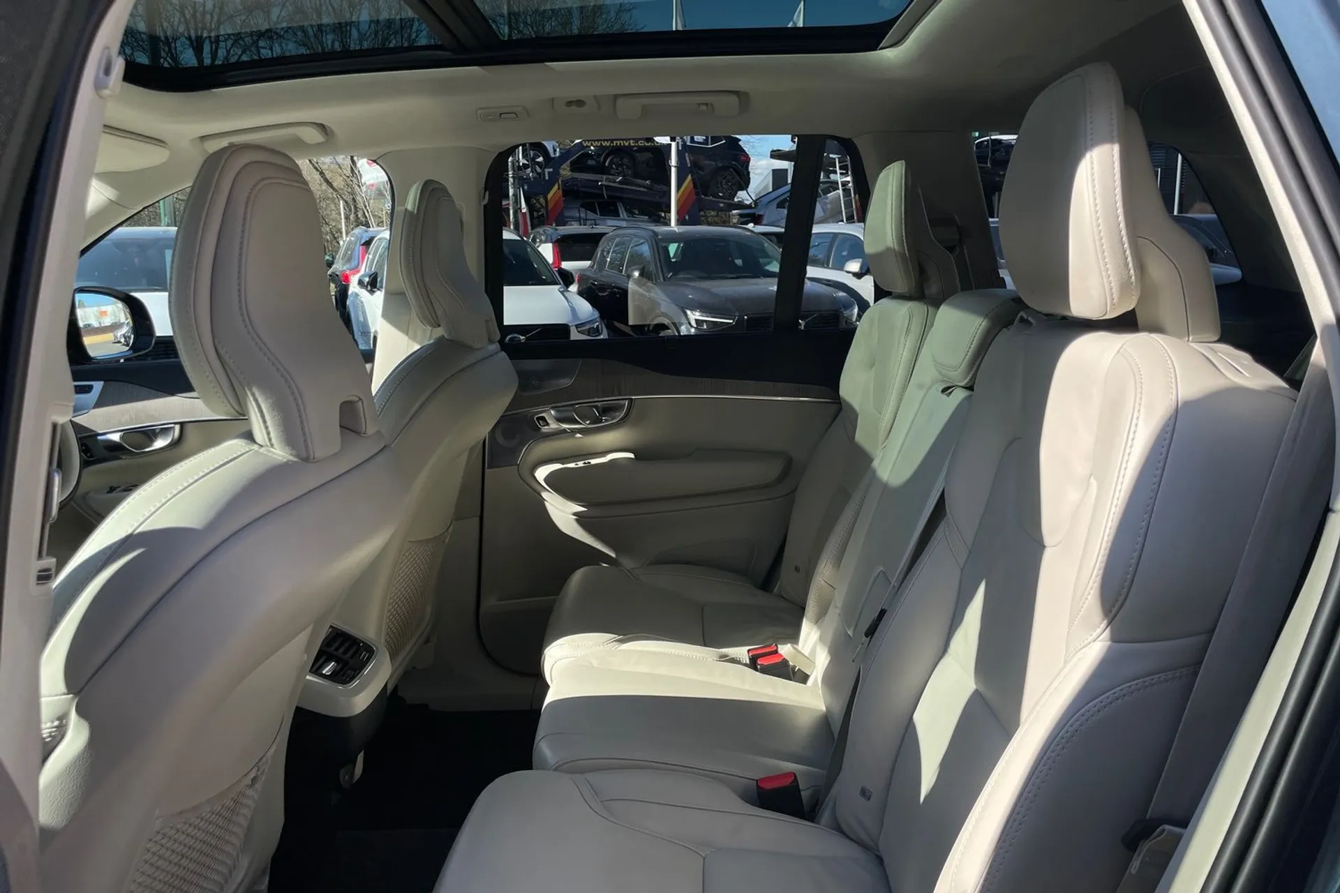 Volvo XC90 thumbnail image number 31