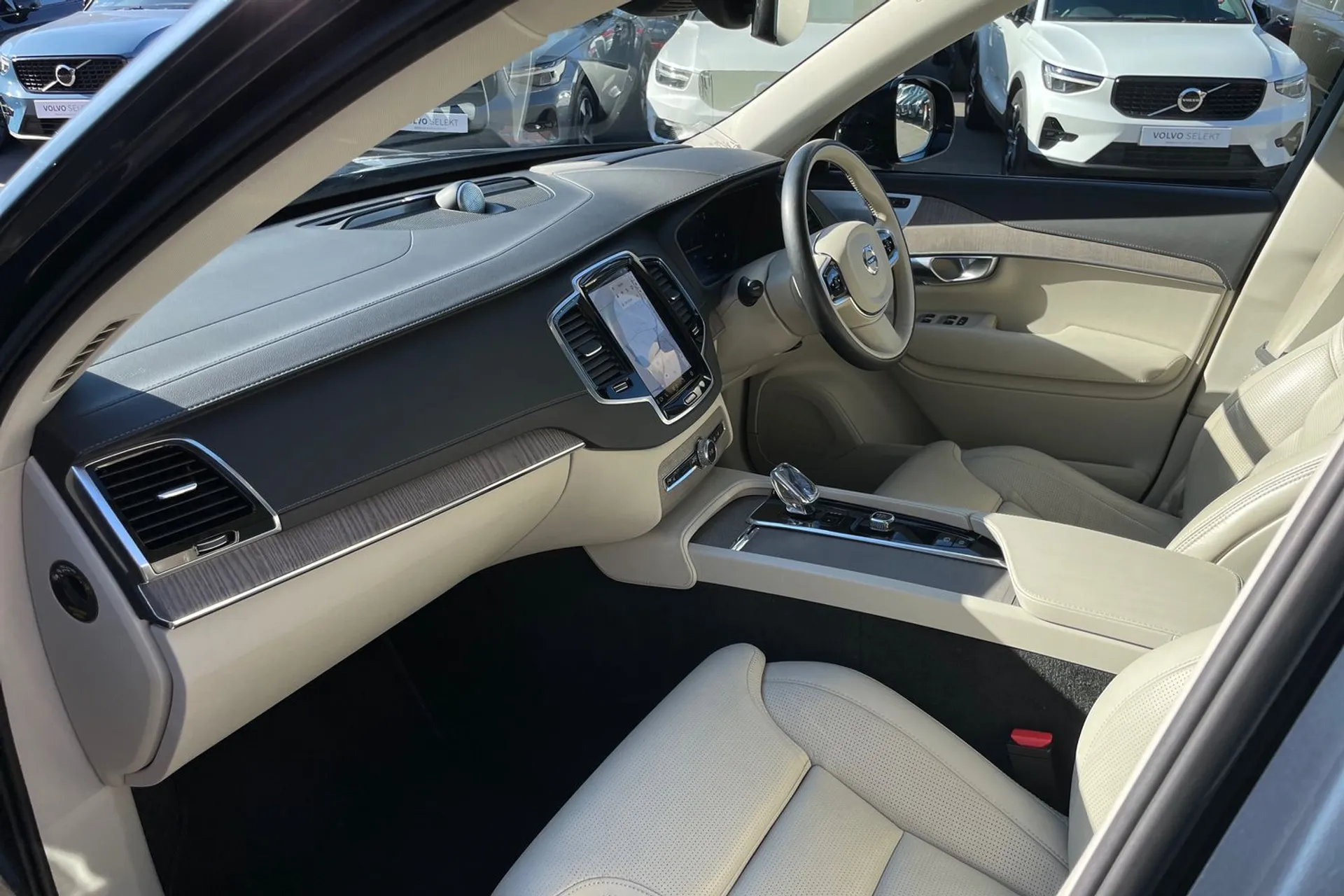 Volvo XC90 thumbnail image number 28