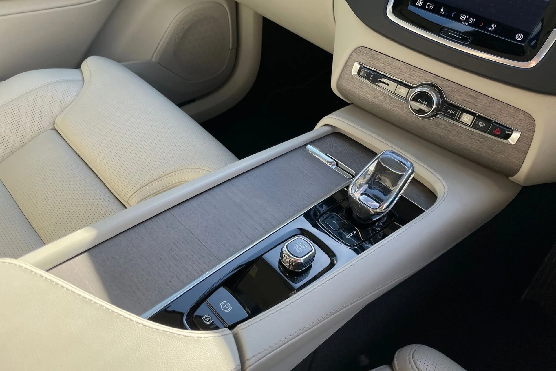 Volvo XC90 thumbnail image number 46