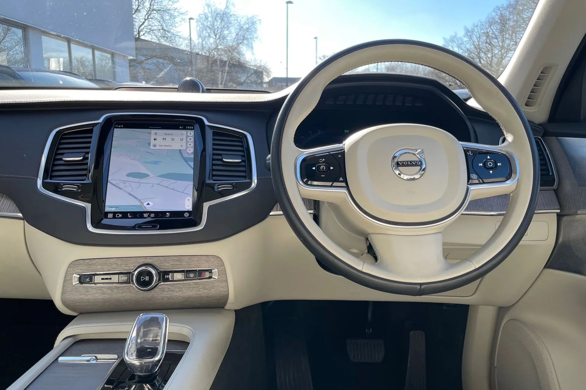 Volvo XC90 thumbnail image number 35