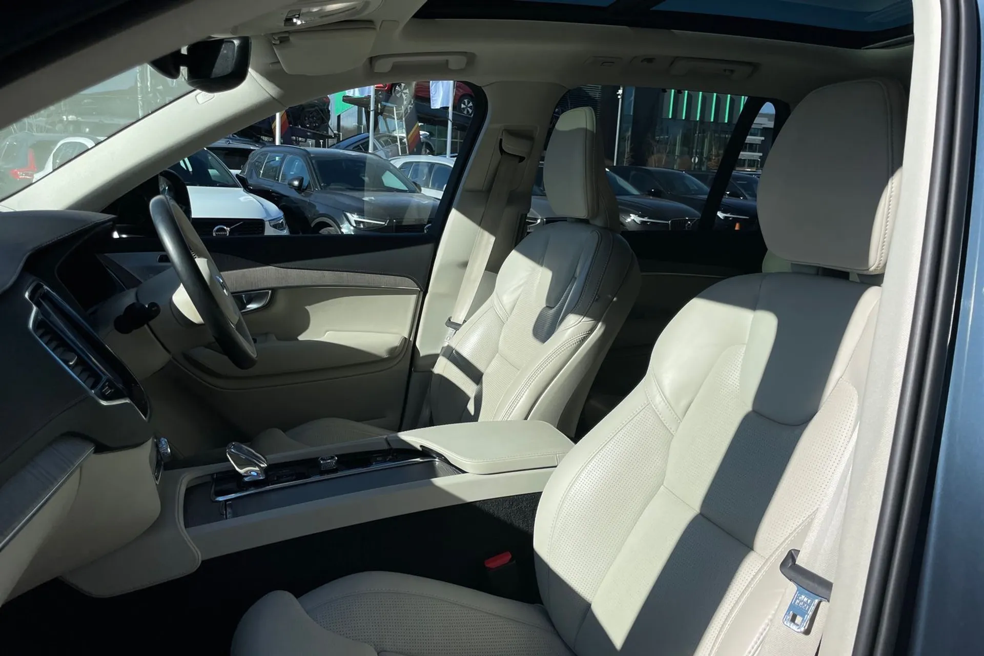 Volvo XC90 thumbnail image number 29