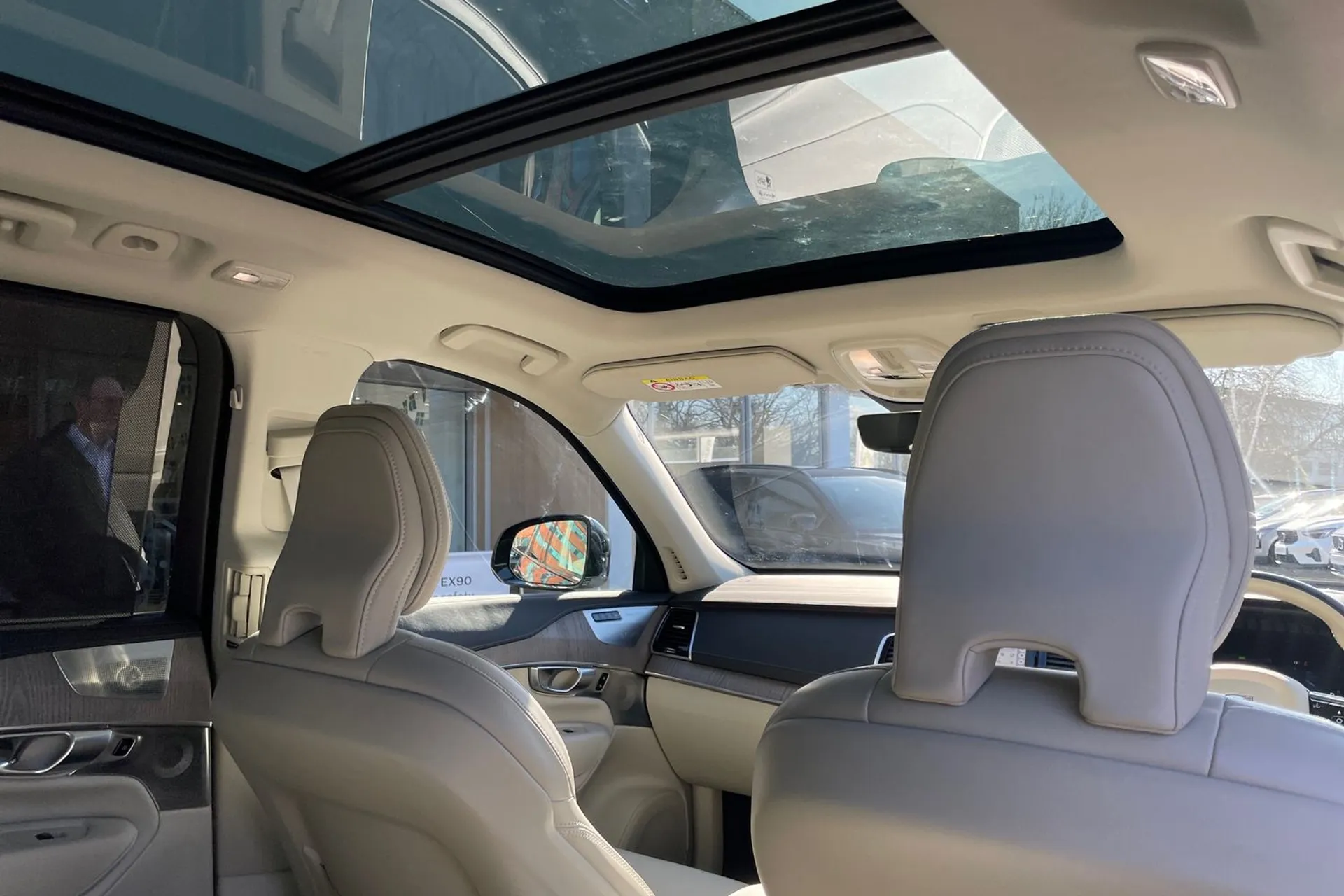 Volvo XC90 thumbnail image number 25