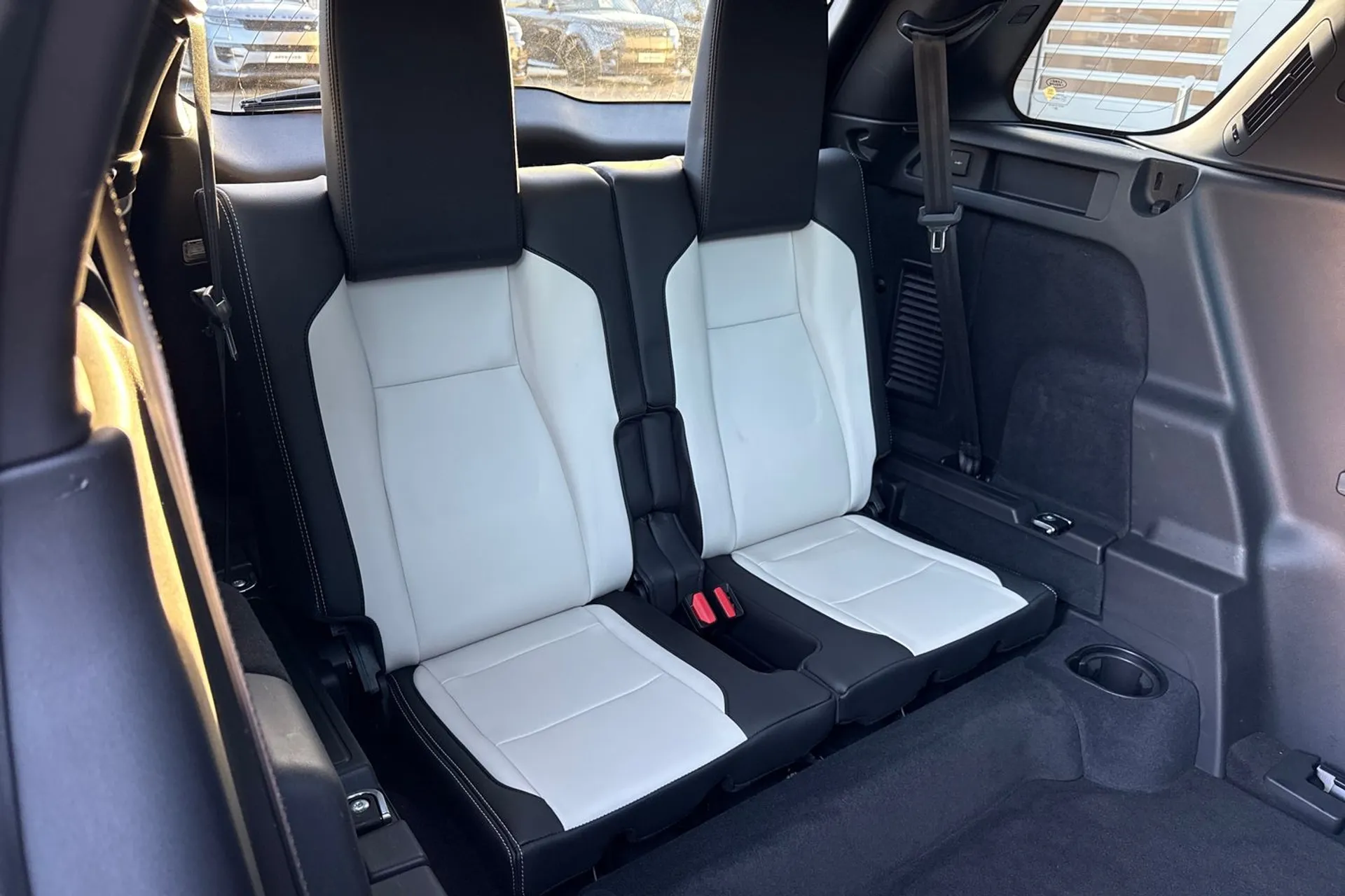 LAND ROVER DISCOVERY SPORT thumbnail image number 37