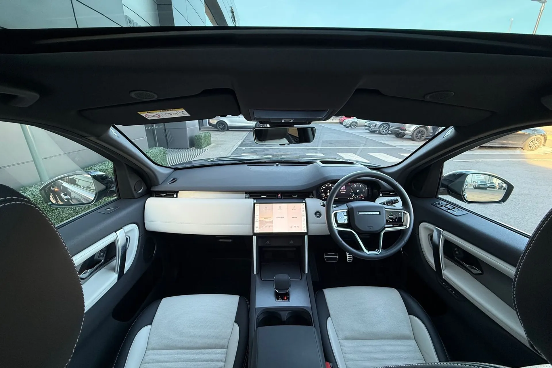 LAND ROVER DISCOVERY SPORT thumbnail image number 3