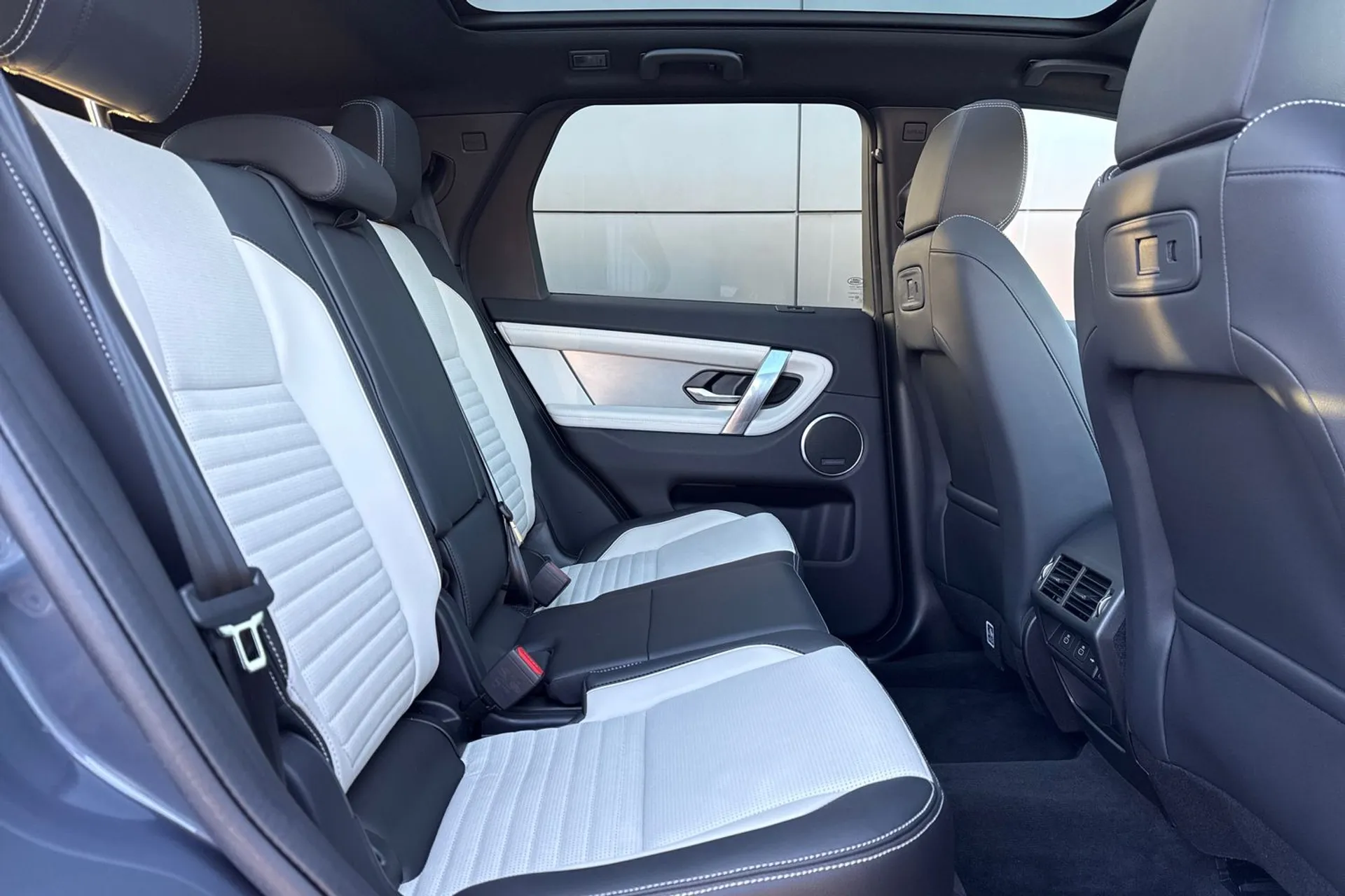 LAND ROVER DISCOVERY SPORT thumbnail image number 22