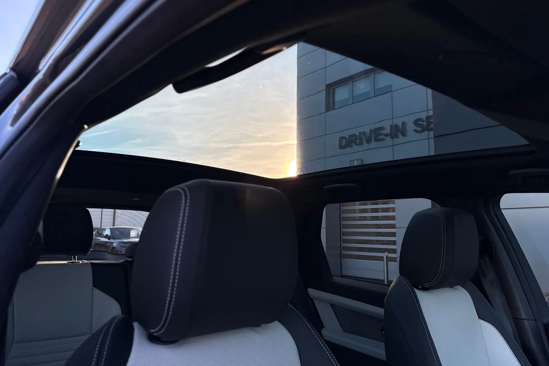 LAND ROVER DISCOVERY SPORT thumbnail image number 9