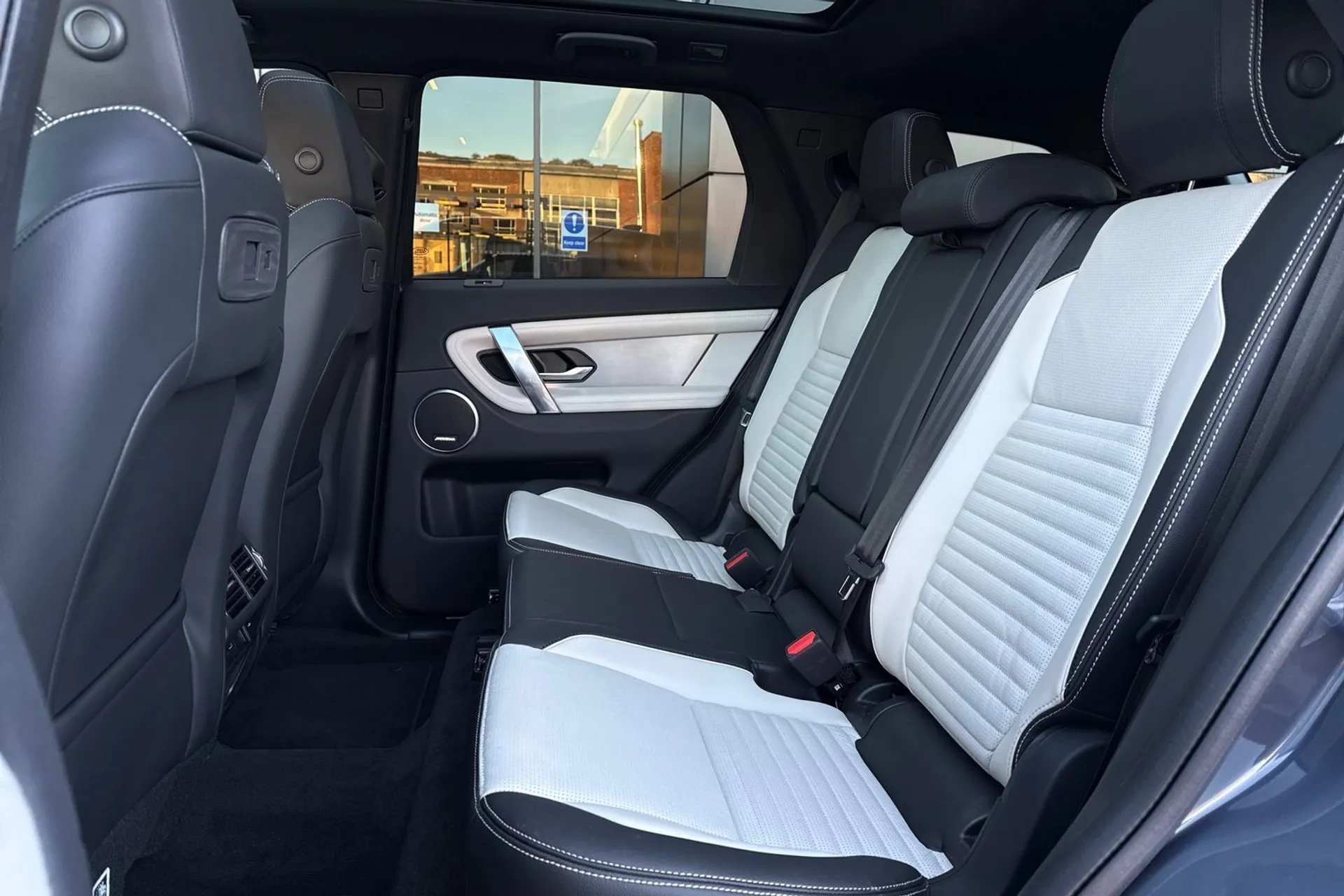 LAND ROVER DISCOVERY SPORT thumbnail image number 42