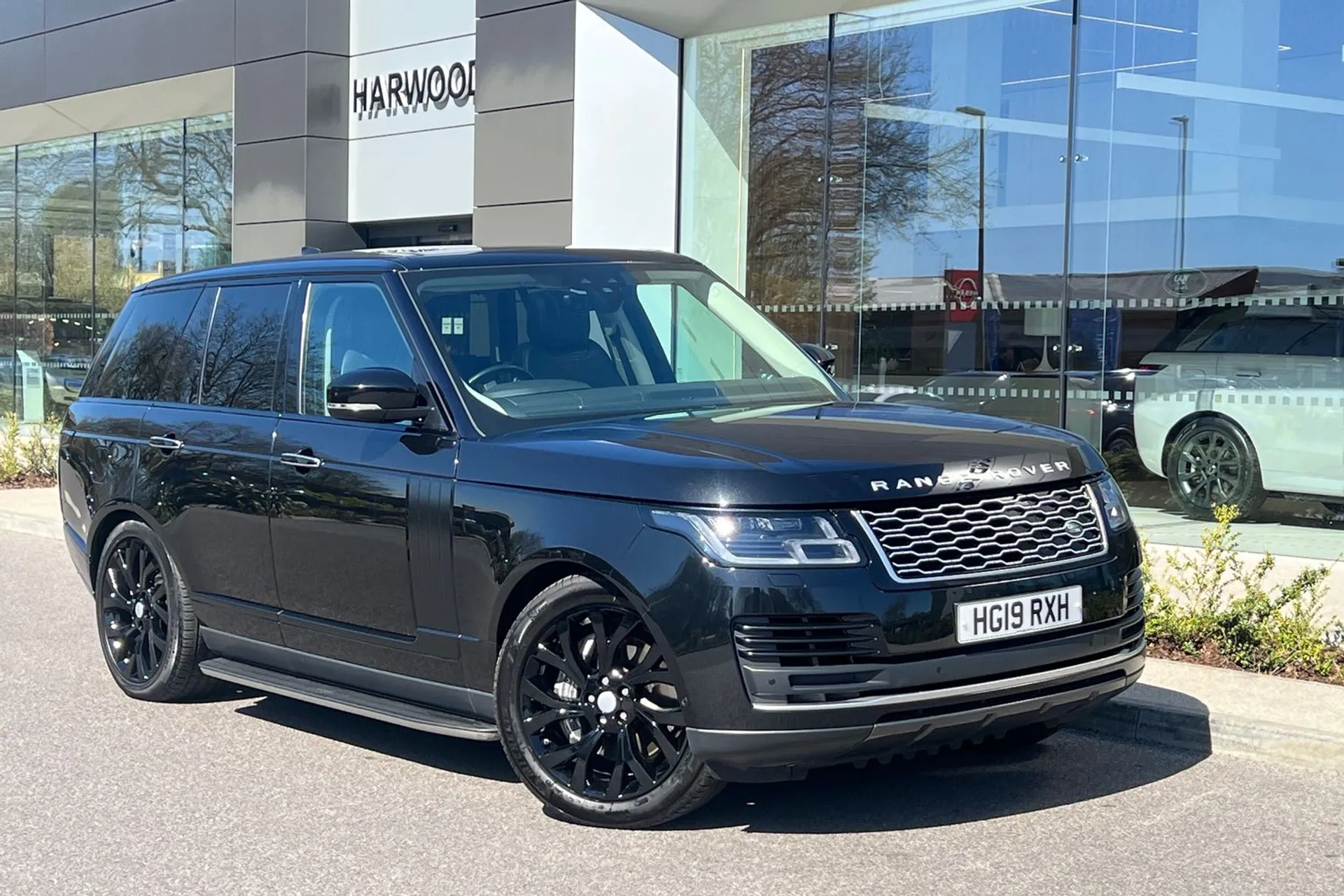 LAND ROVER RANGE ROVER focused image