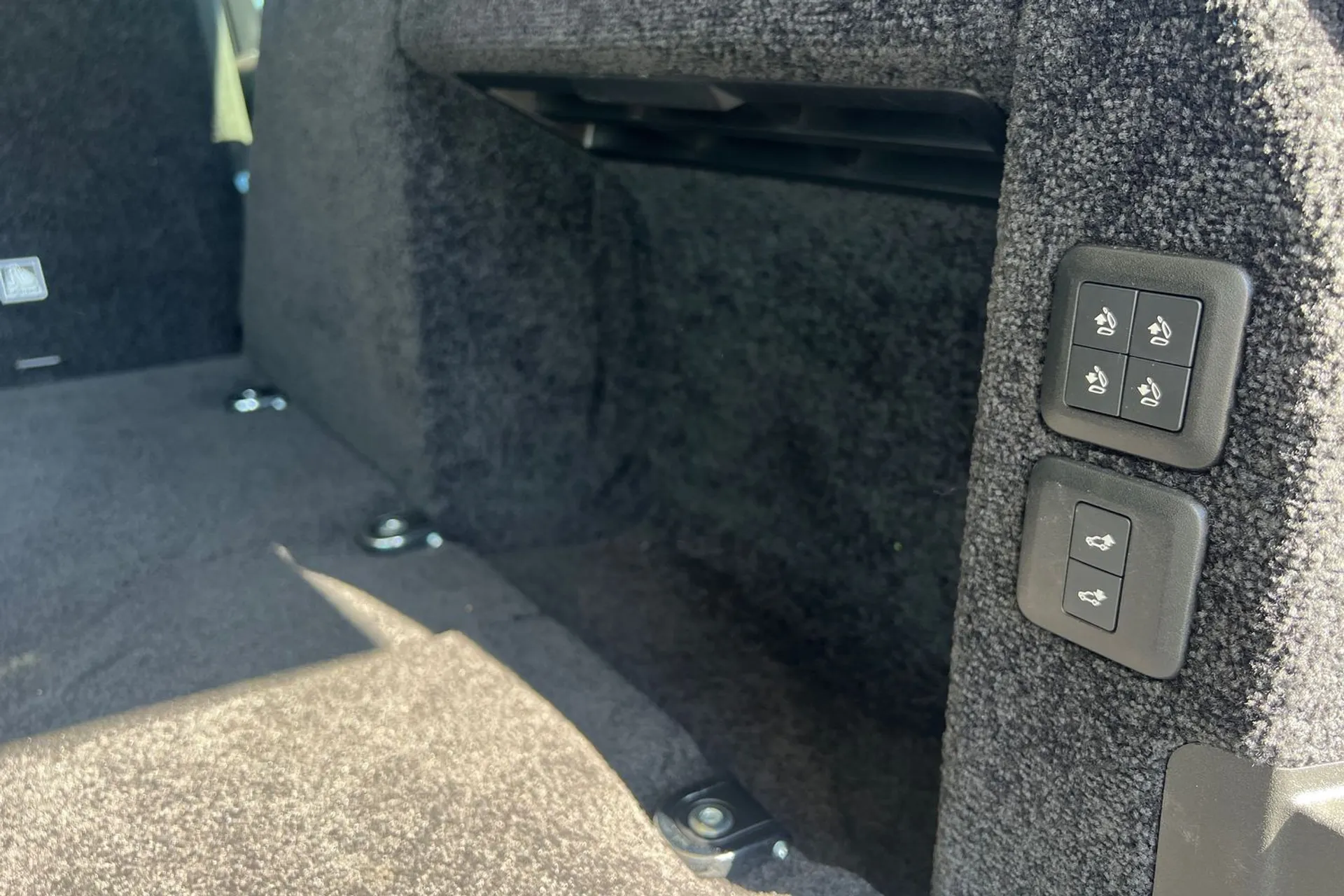 LAND ROVER RANGE ROVER thumbnail image number 29