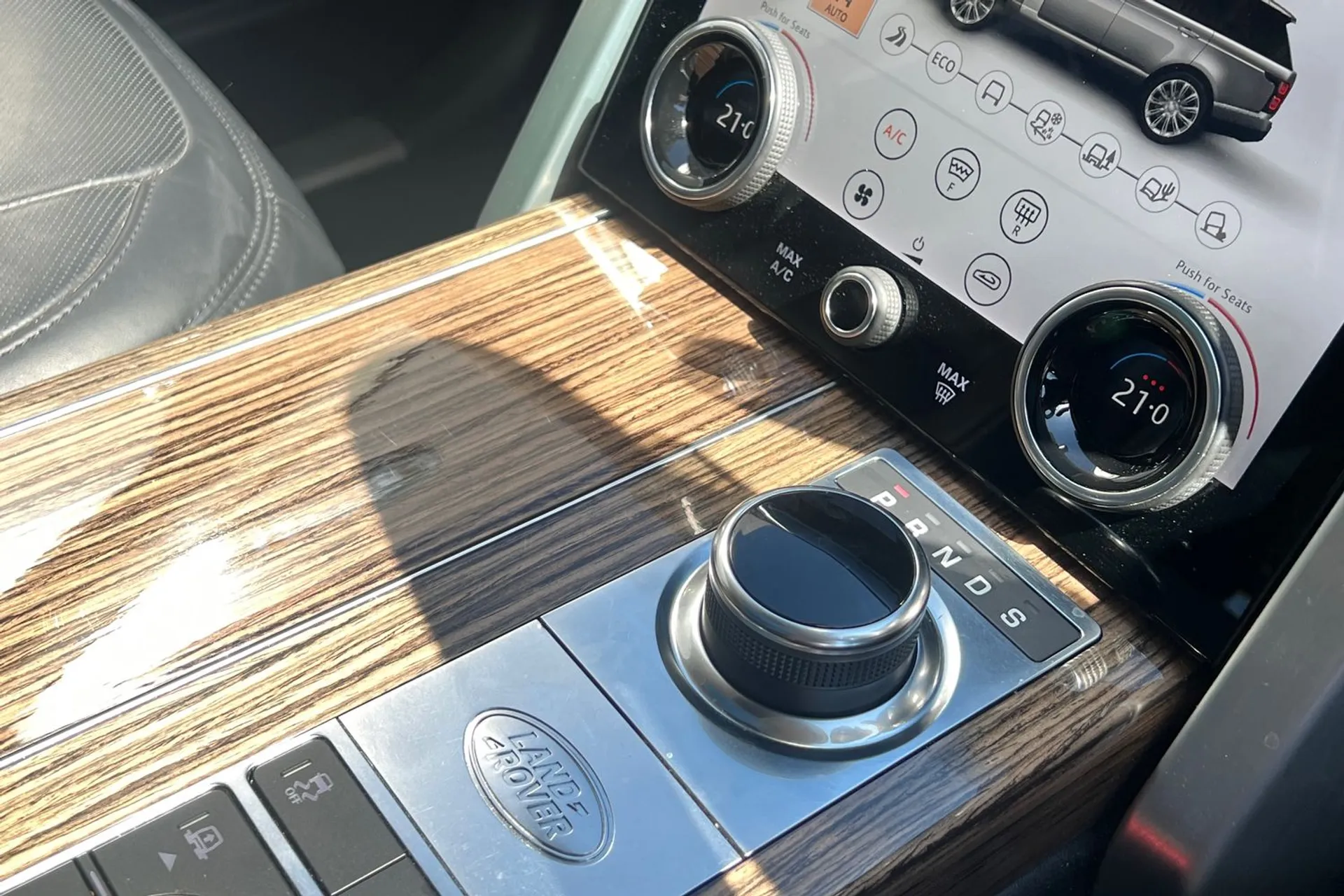LAND ROVER RANGE ROVER thumbnail image number 57