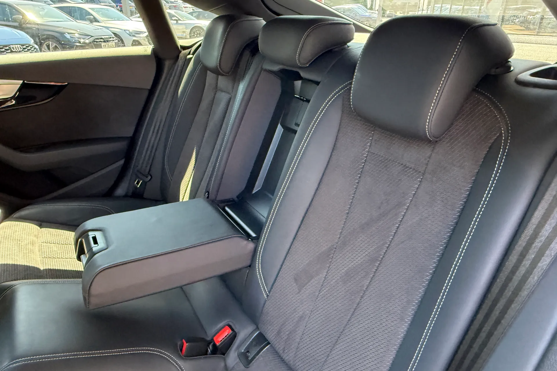 Audi A5 thumbnail image number 40