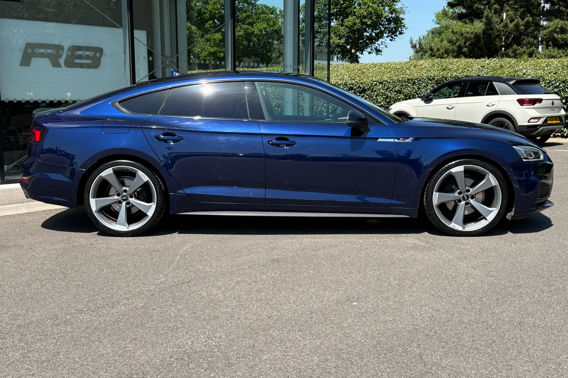 Audi A5 thumbnail image number 2