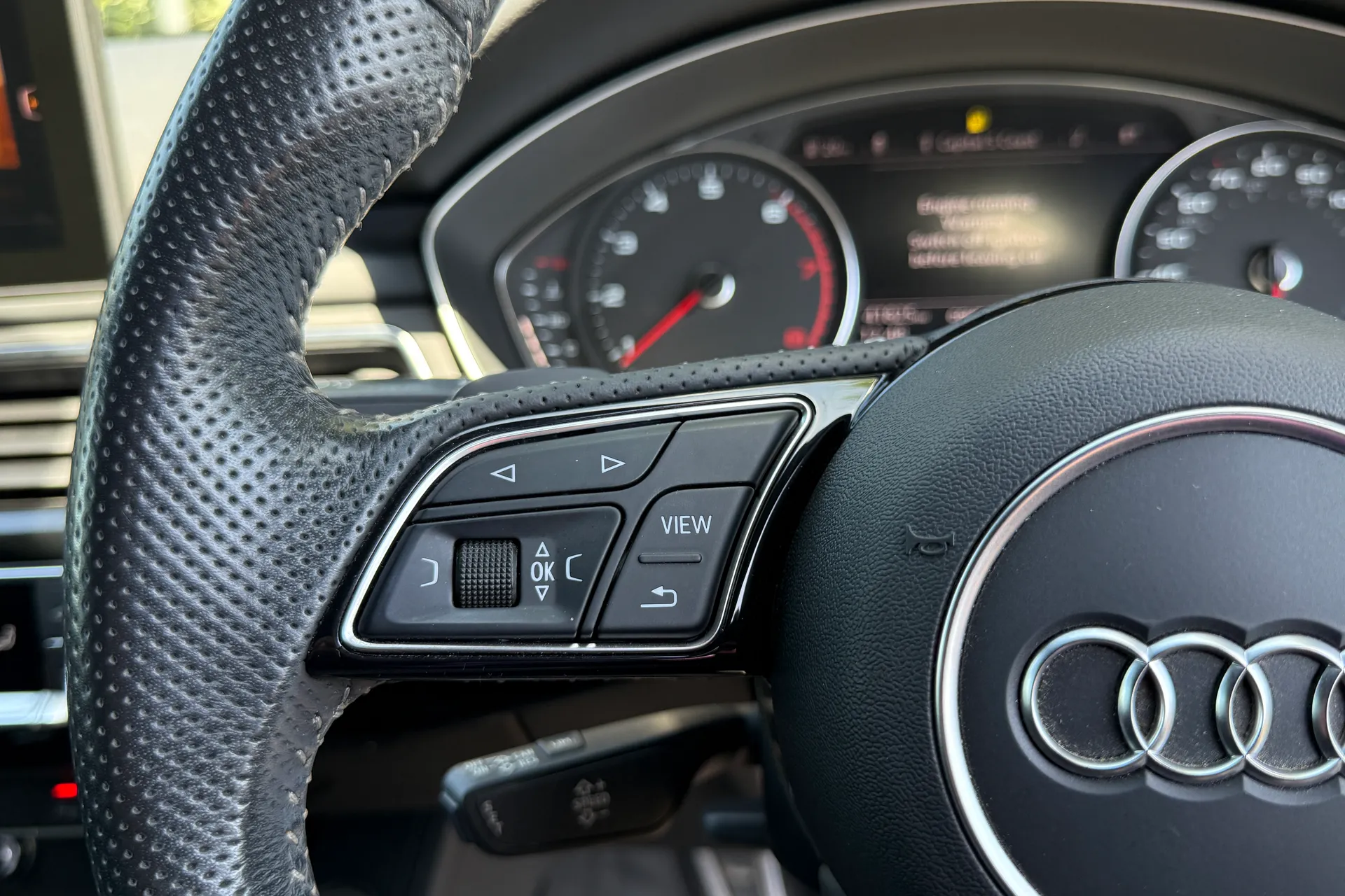 Audi A5 thumbnail image number 45