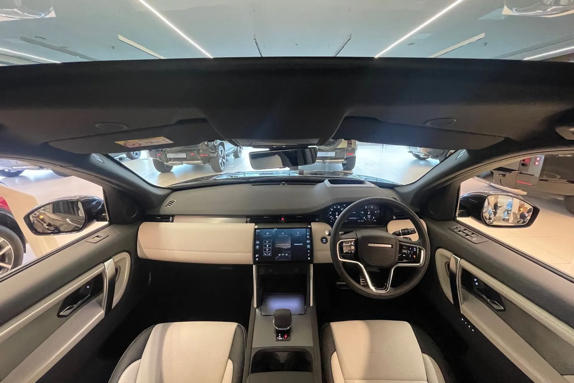 LAND ROVER DISCOVERY SPORT thumbnail image number 3