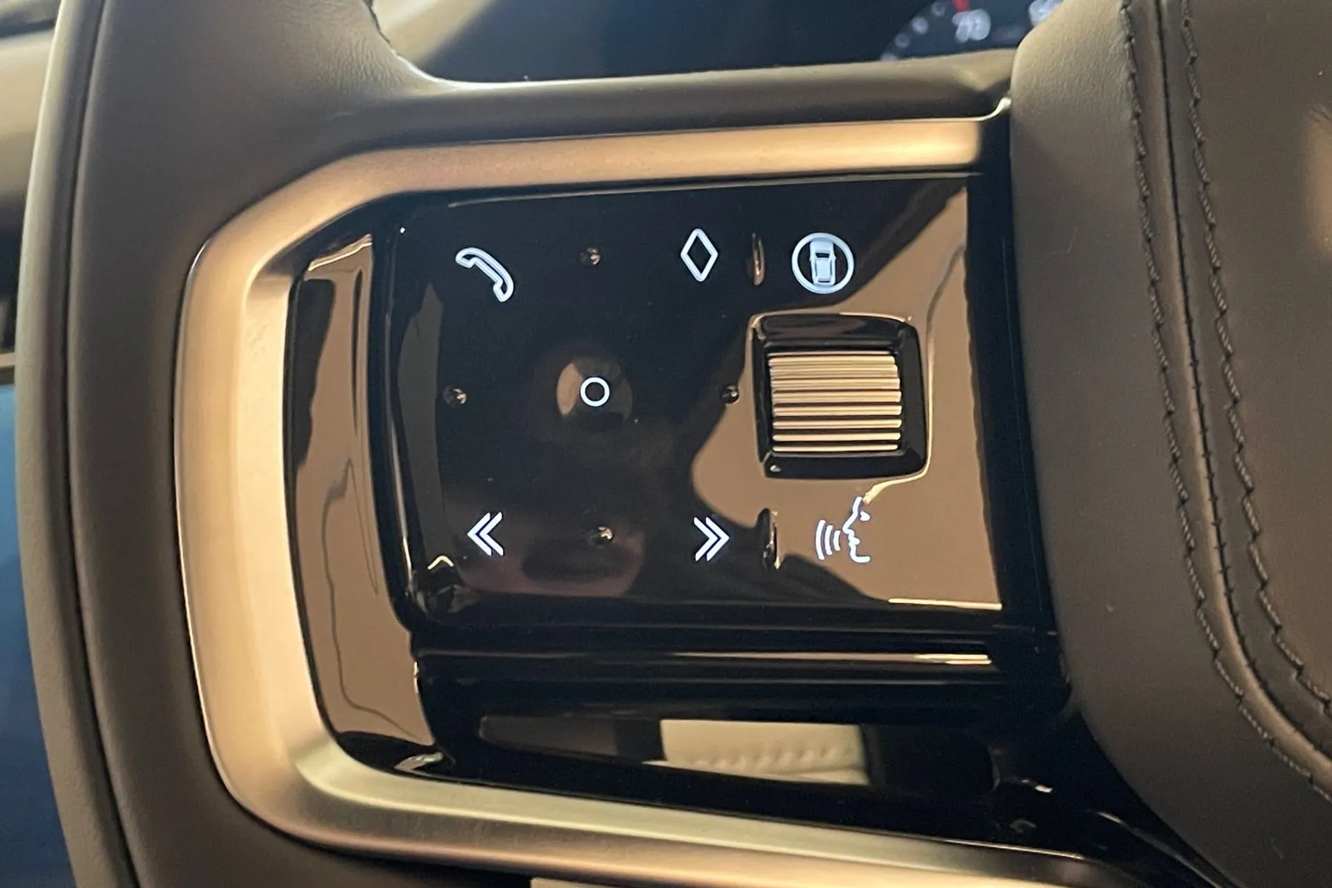 LAND ROVER DISCOVERY SPORT thumbnail image number 23
