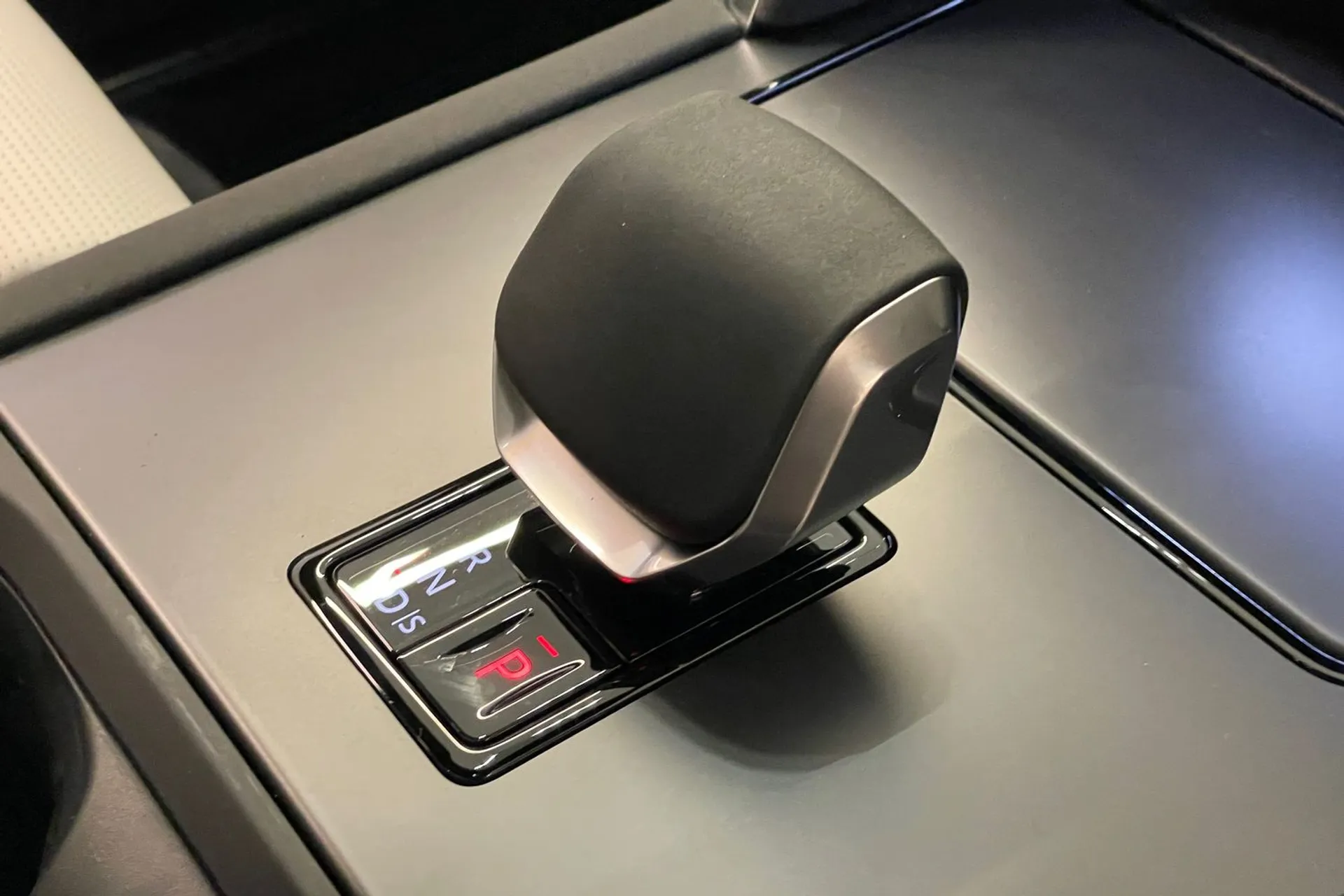 LAND ROVER DISCOVERY SPORT thumbnail image number 16