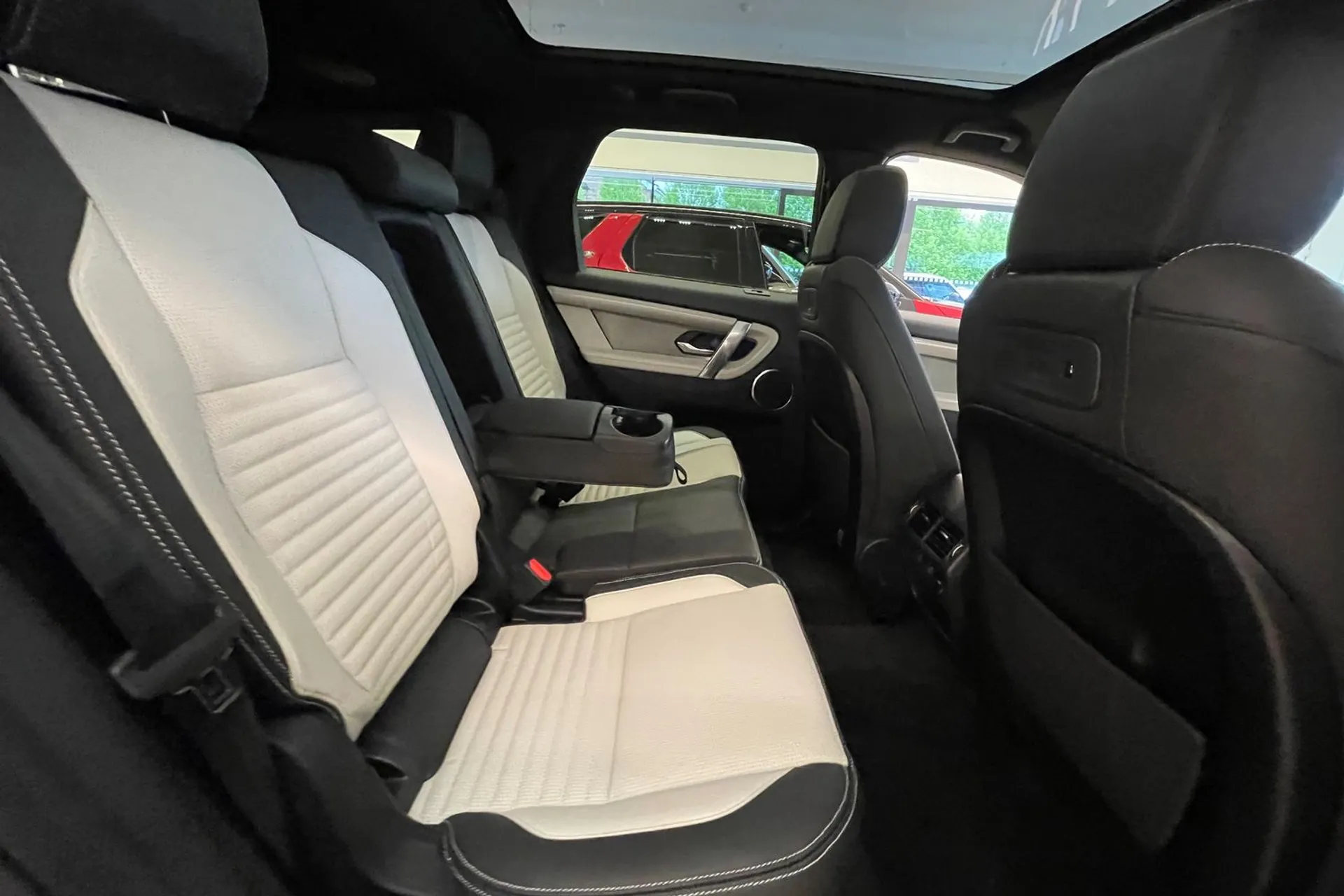 LAND ROVER DISCOVERY SPORT thumbnail image number 38