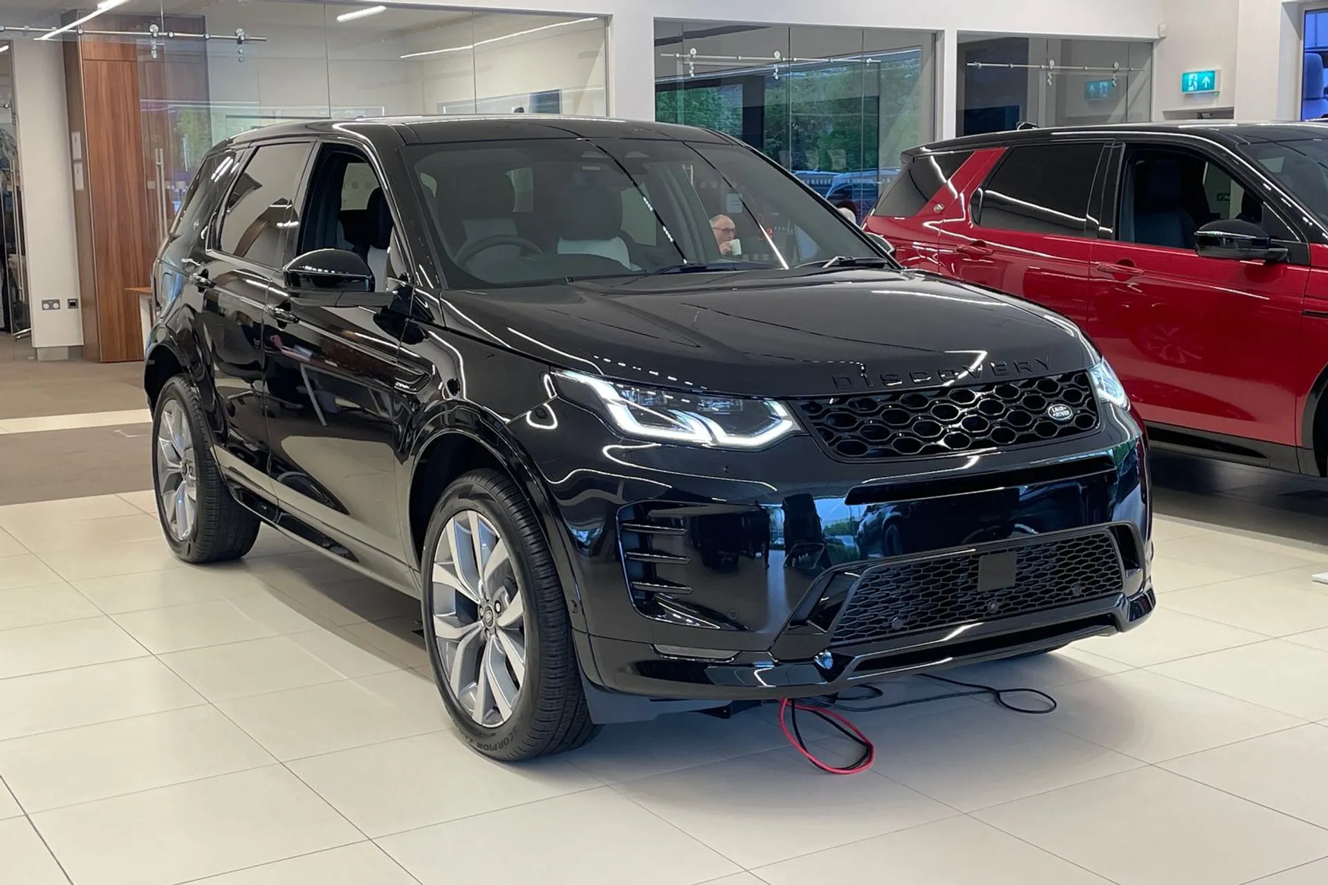 LAND ROVER DISCOVERY SPORT focused image