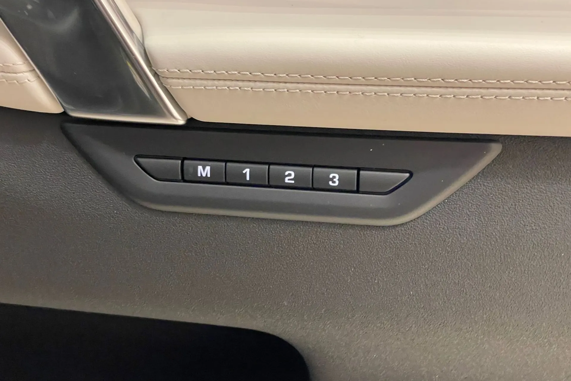 LAND ROVER DISCOVERY SPORT thumbnail image number 29