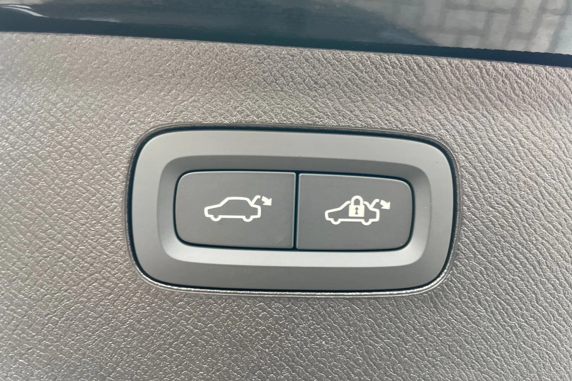 Volvo XC90 thumbnail image number 22