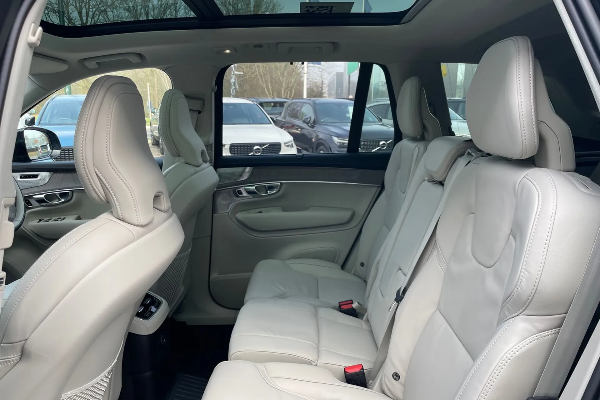 Volvo XC90 thumbnail image number 31