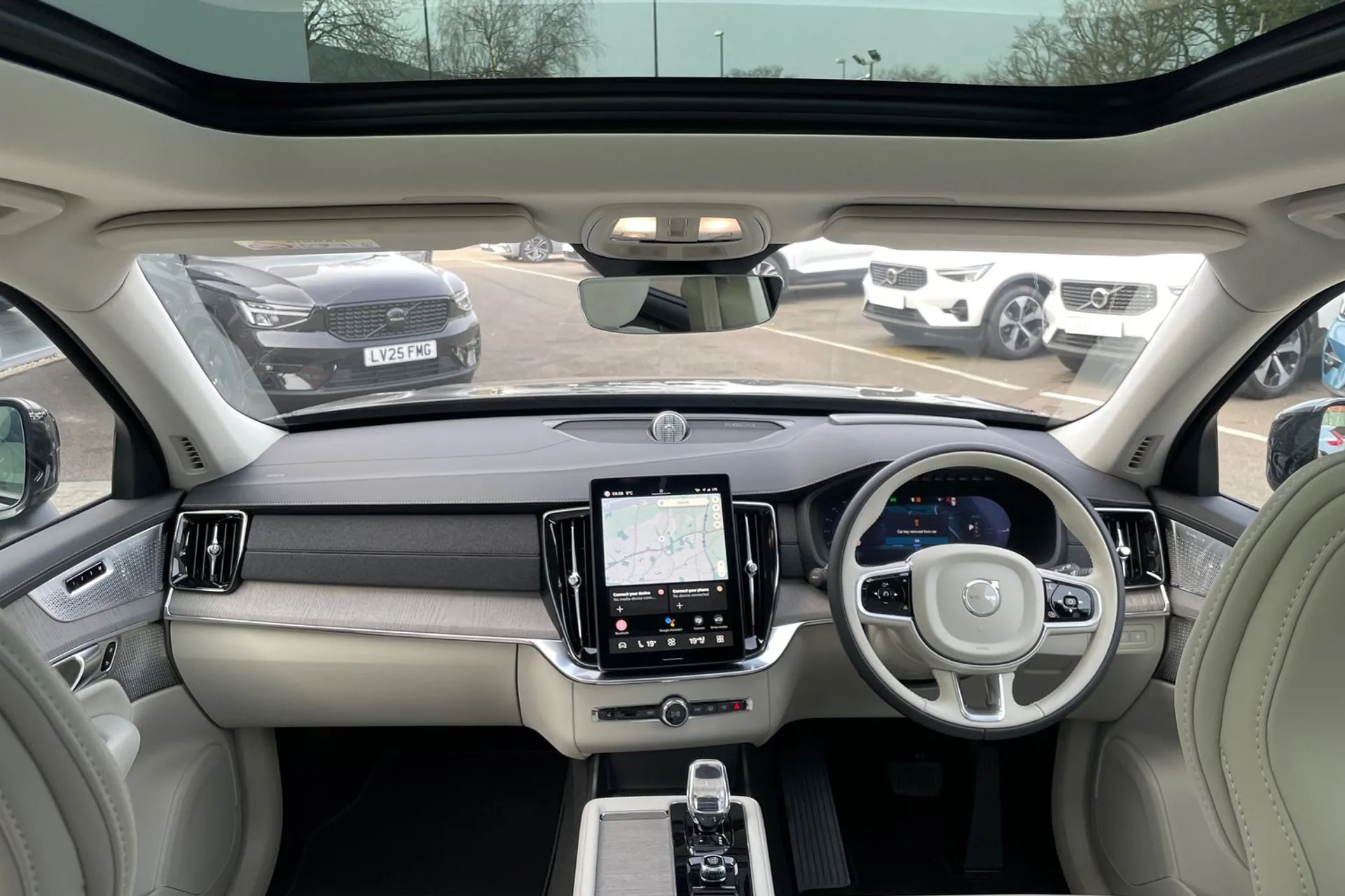 Volvo XC90 thumbnail image number 3