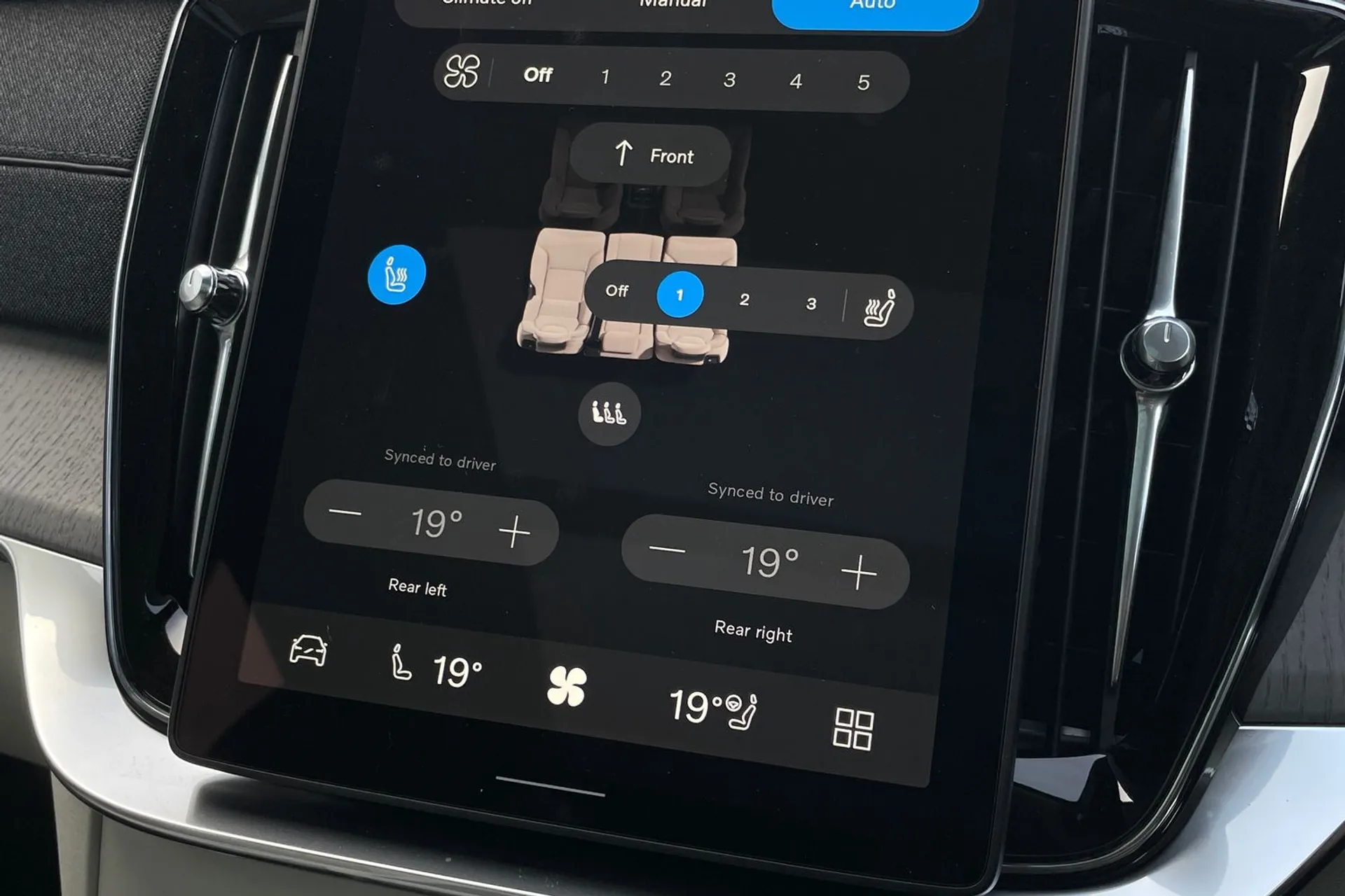 Volvo XC90 thumbnail image number 44