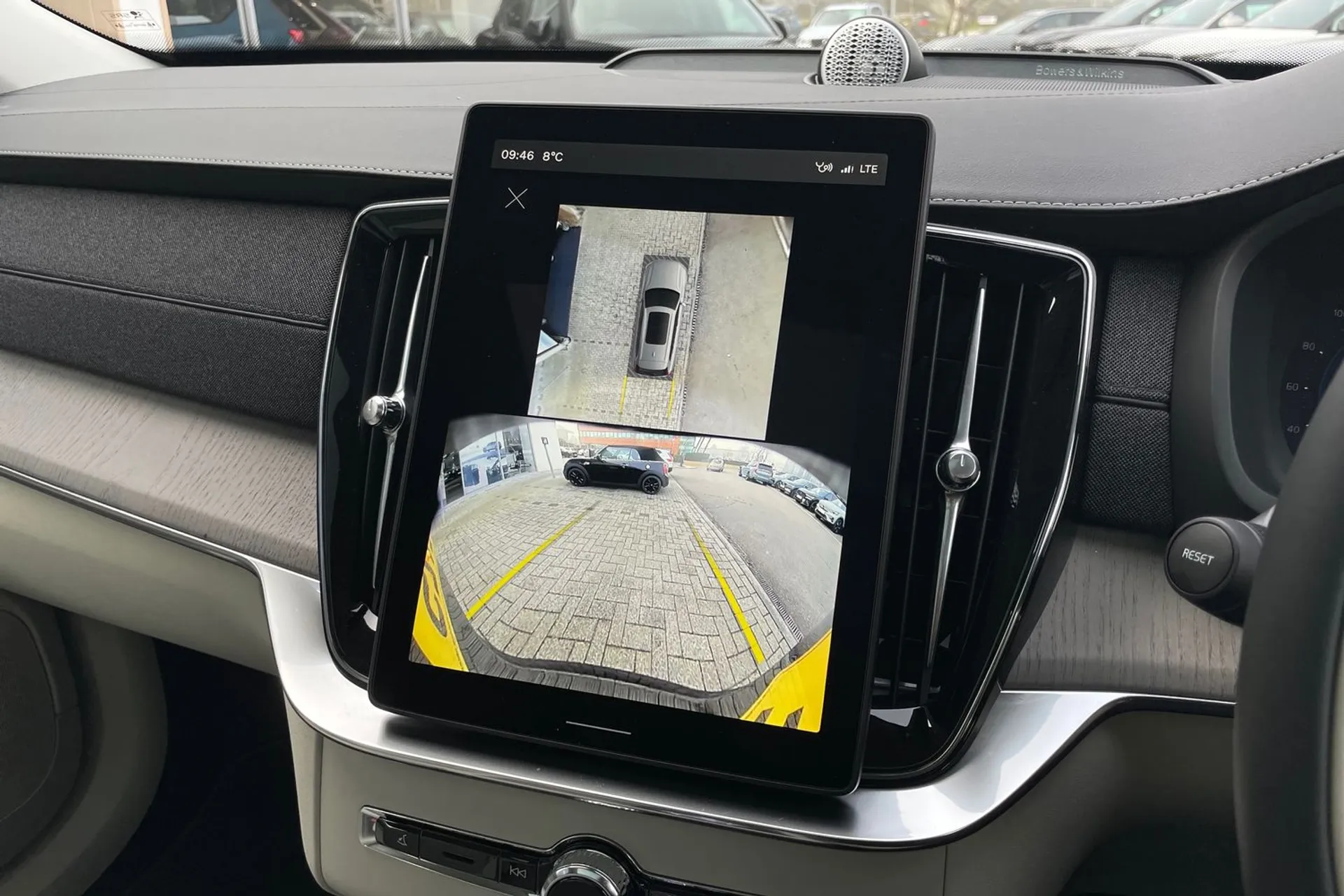 Volvo XC90 thumbnail image number 40