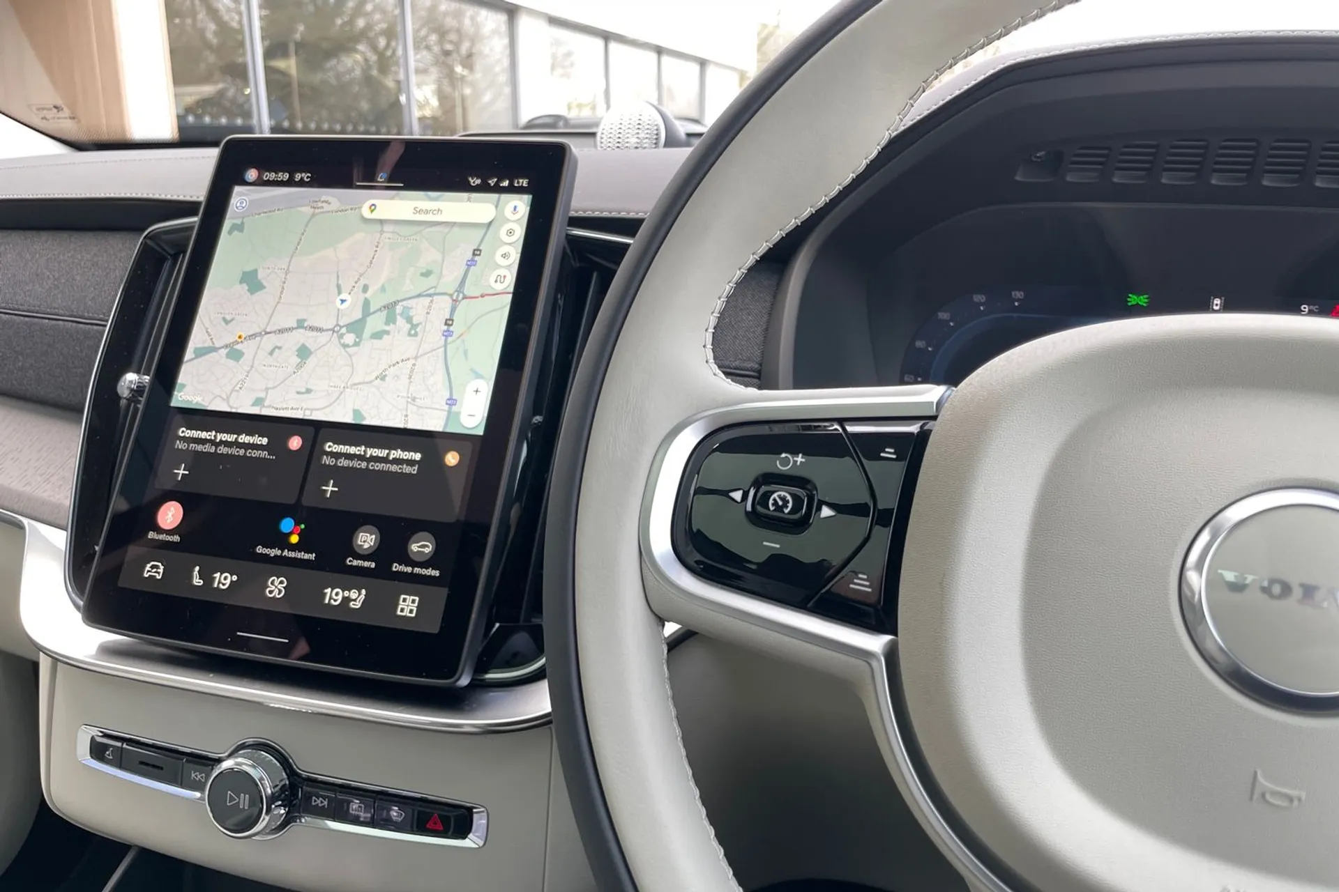 Volvo XC90 thumbnail image number 37