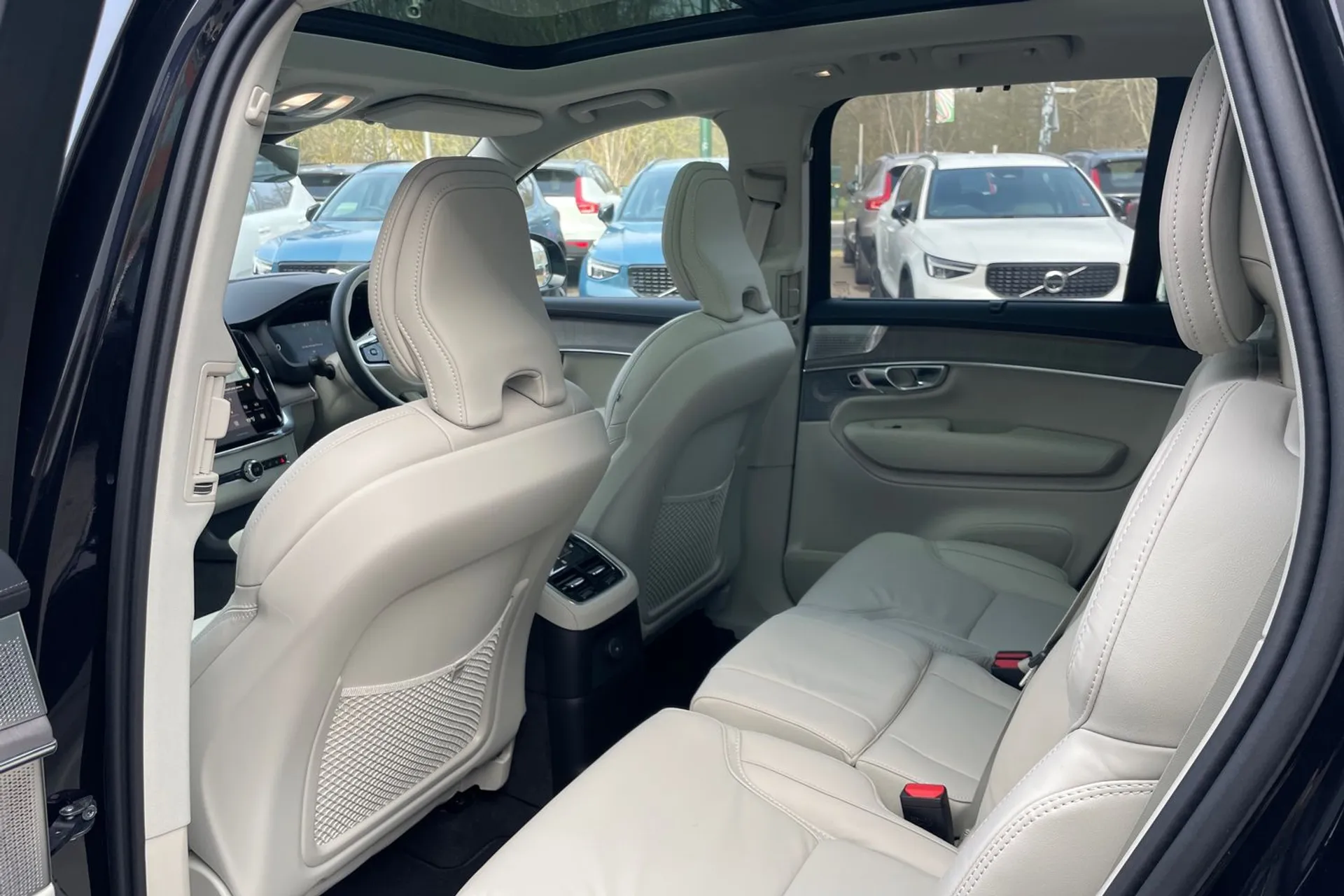 Volvo XC90 thumbnail image number 32