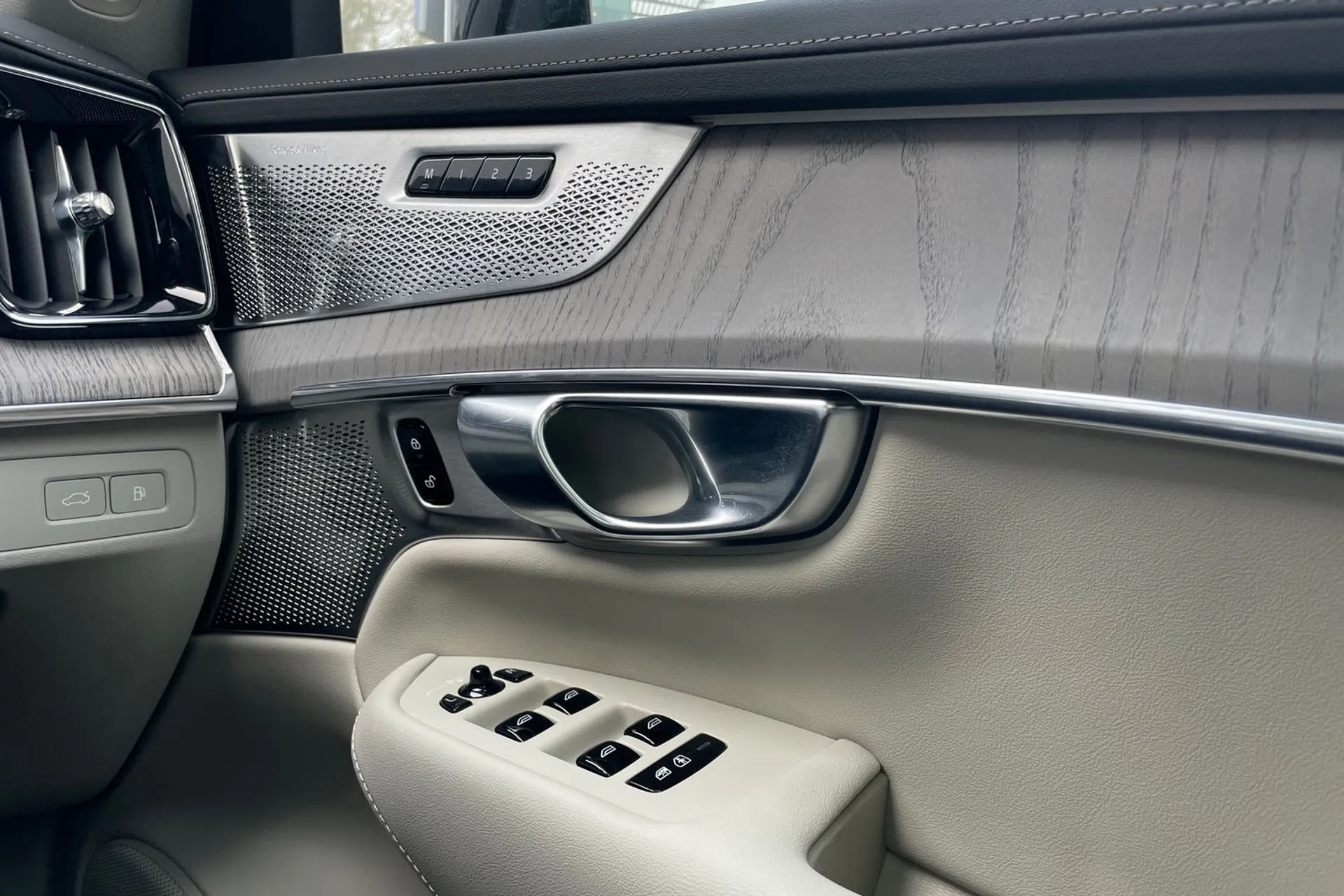 Volvo XC90 thumbnail image number 47