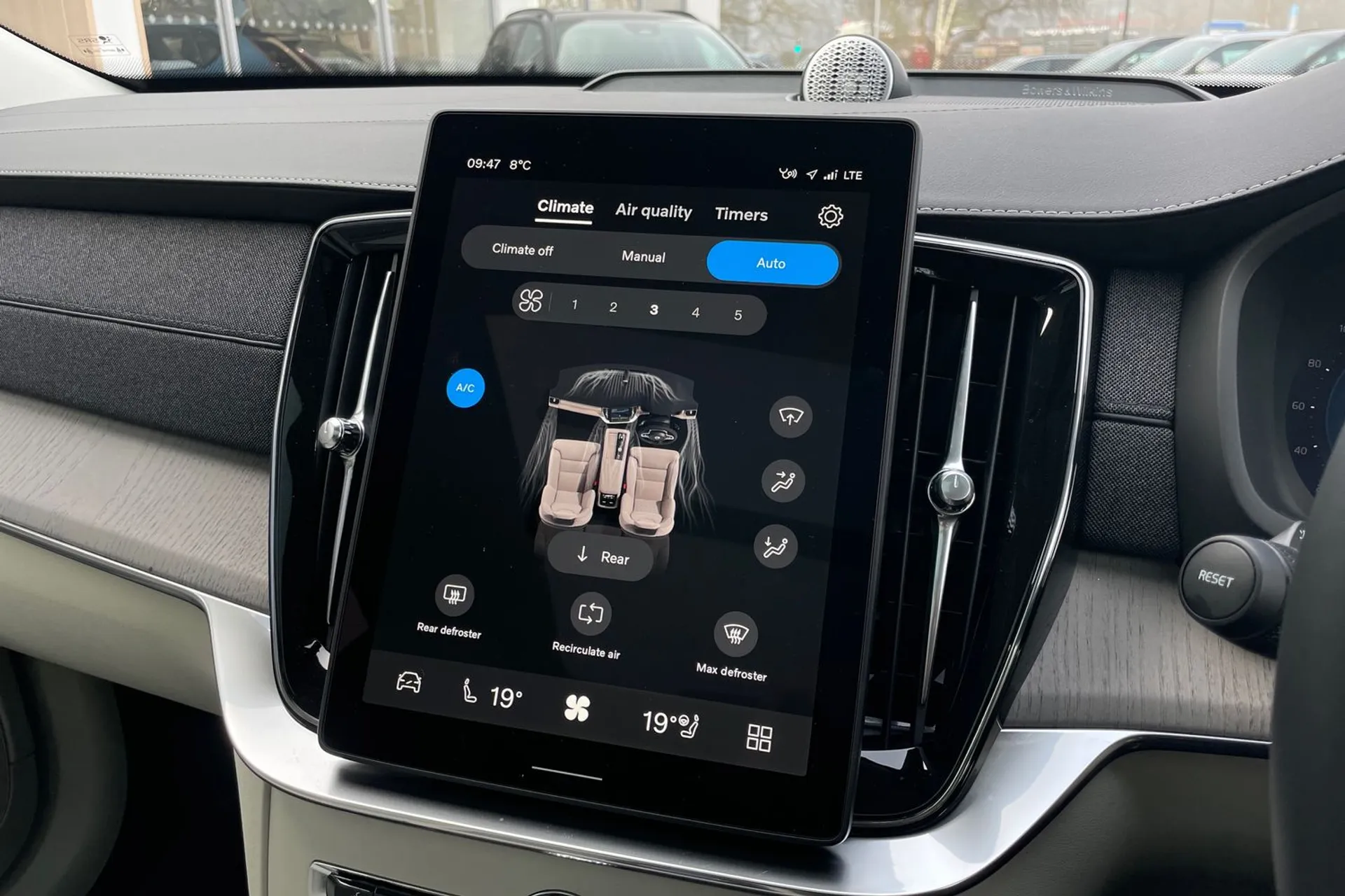 Volvo XC90 thumbnail image number 41