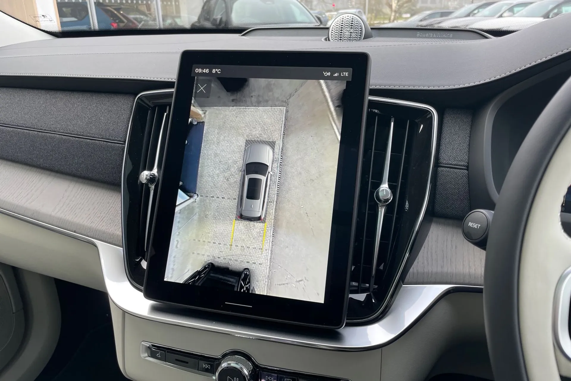 Volvo XC90 thumbnail image number 4