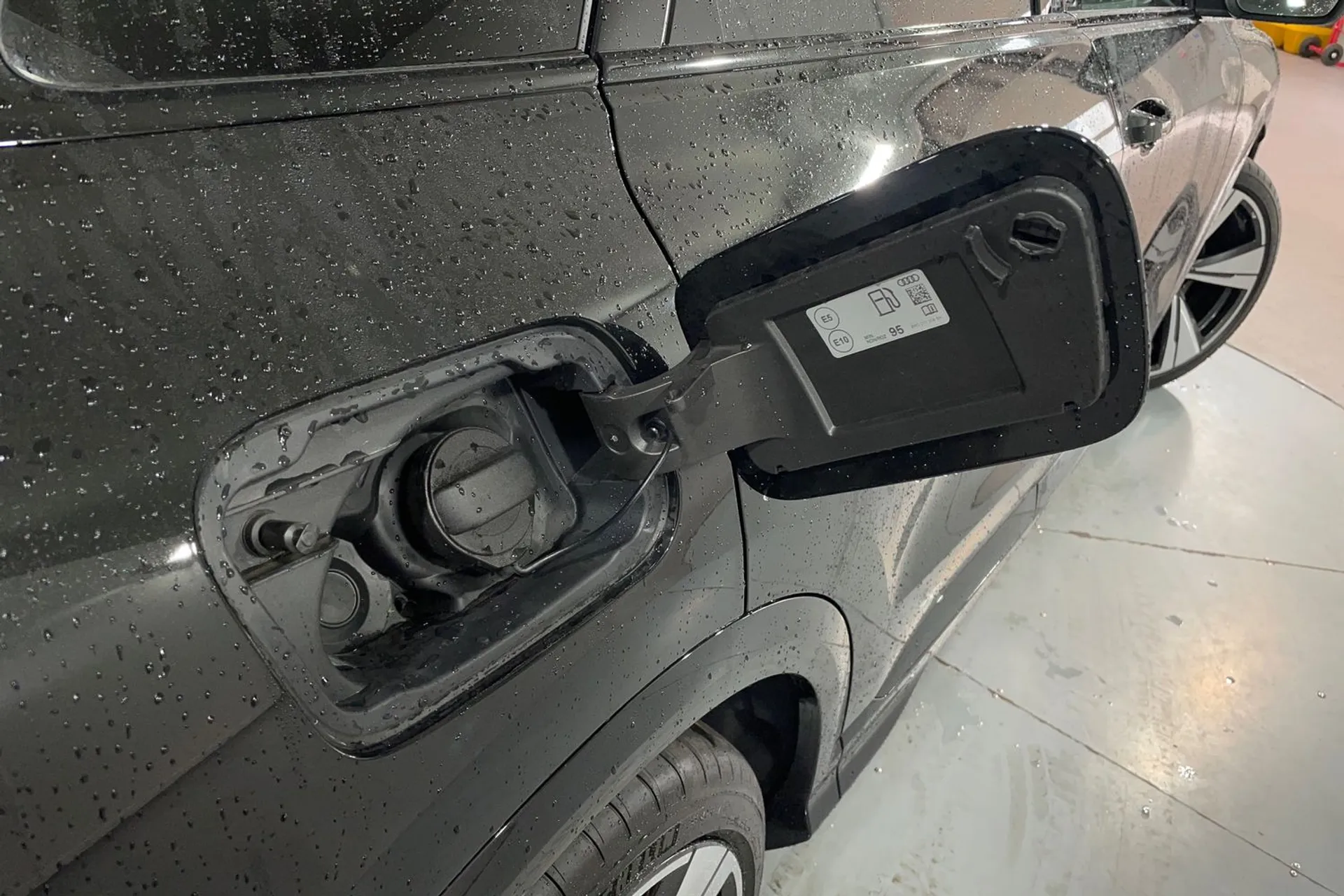 Audi Q5 thumbnail image number 20