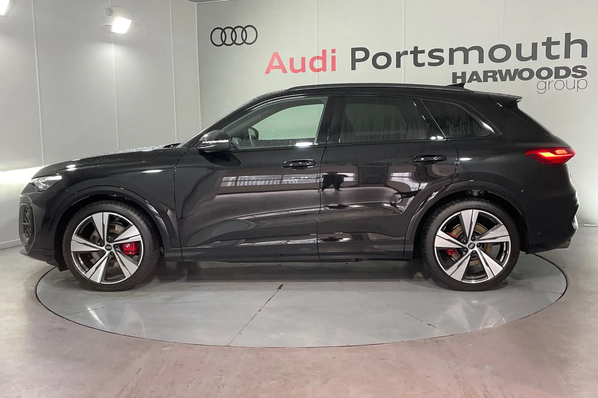 Audi Q5 thumbnail image number 10
