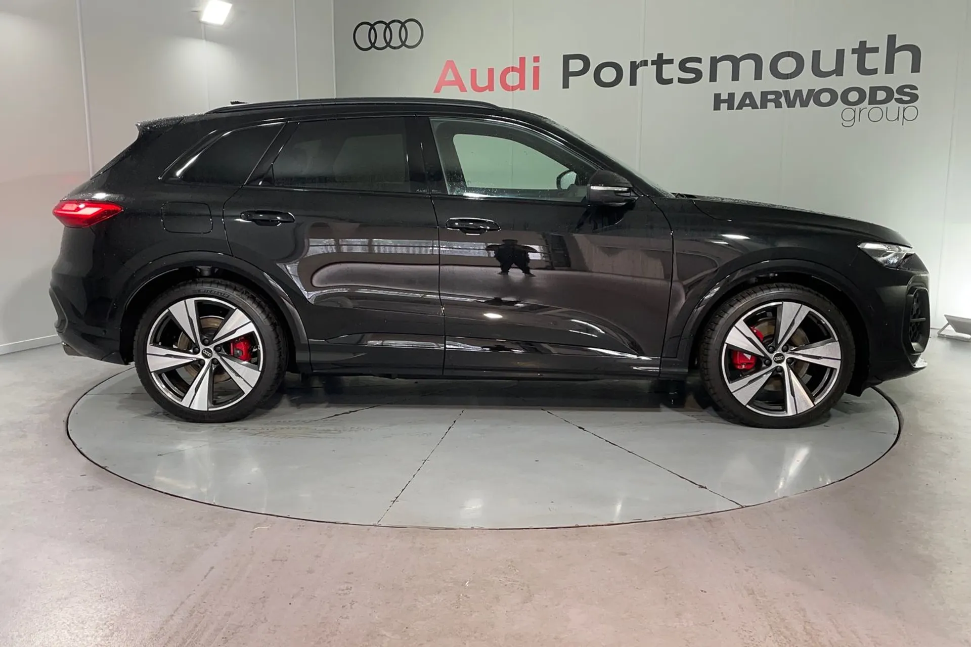 Audi Q5 thumbnail image number 2