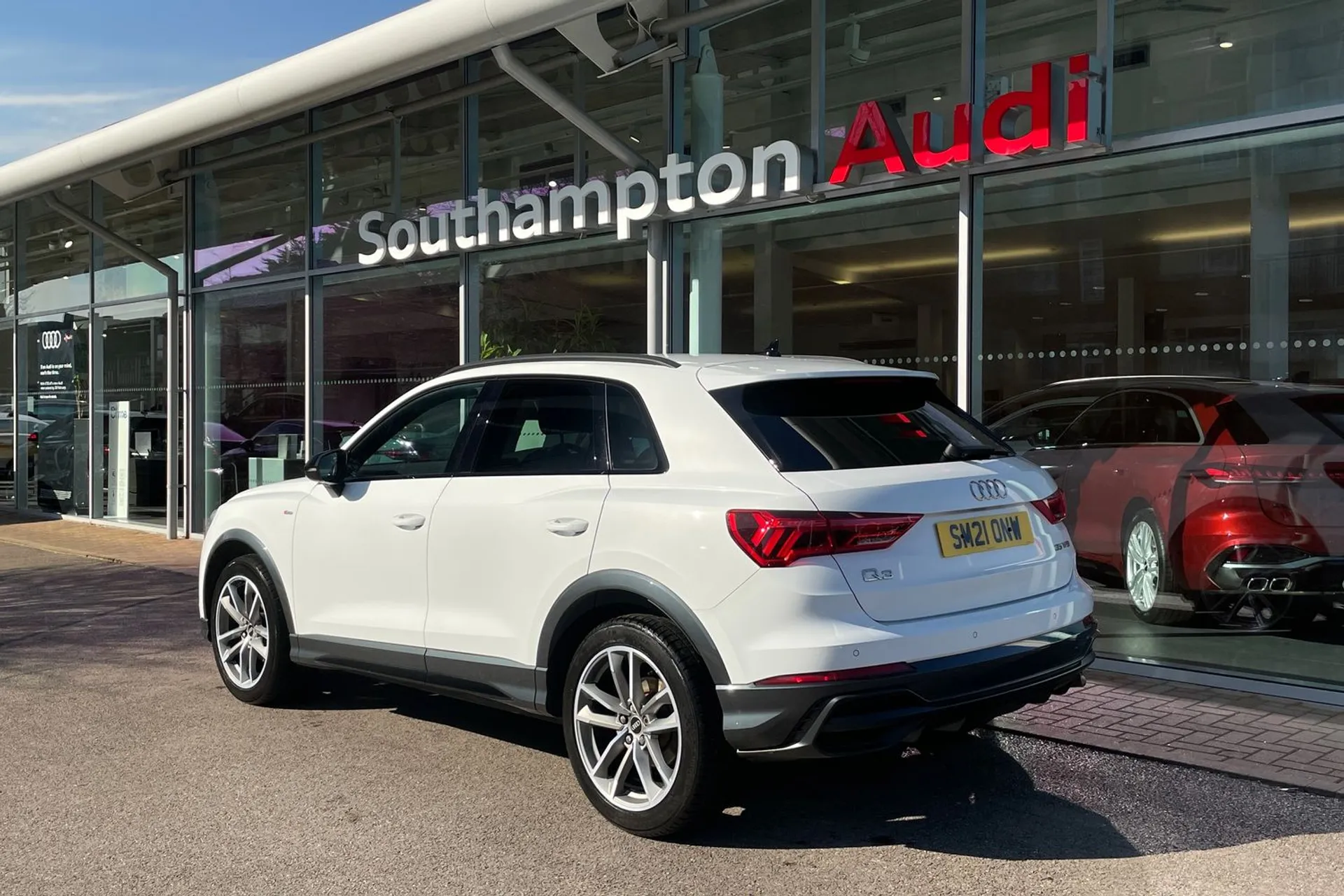 Audi Q3 thumbnail image number 7