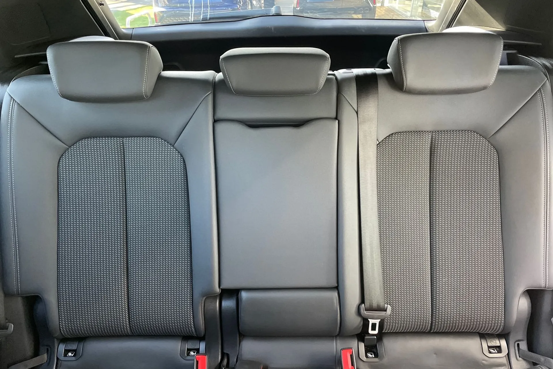 Audi Q3 thumbnail image number 30