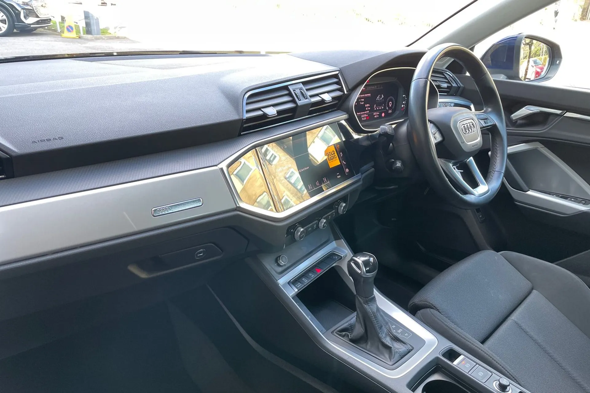 Audi Q3 thumbnail image number 26