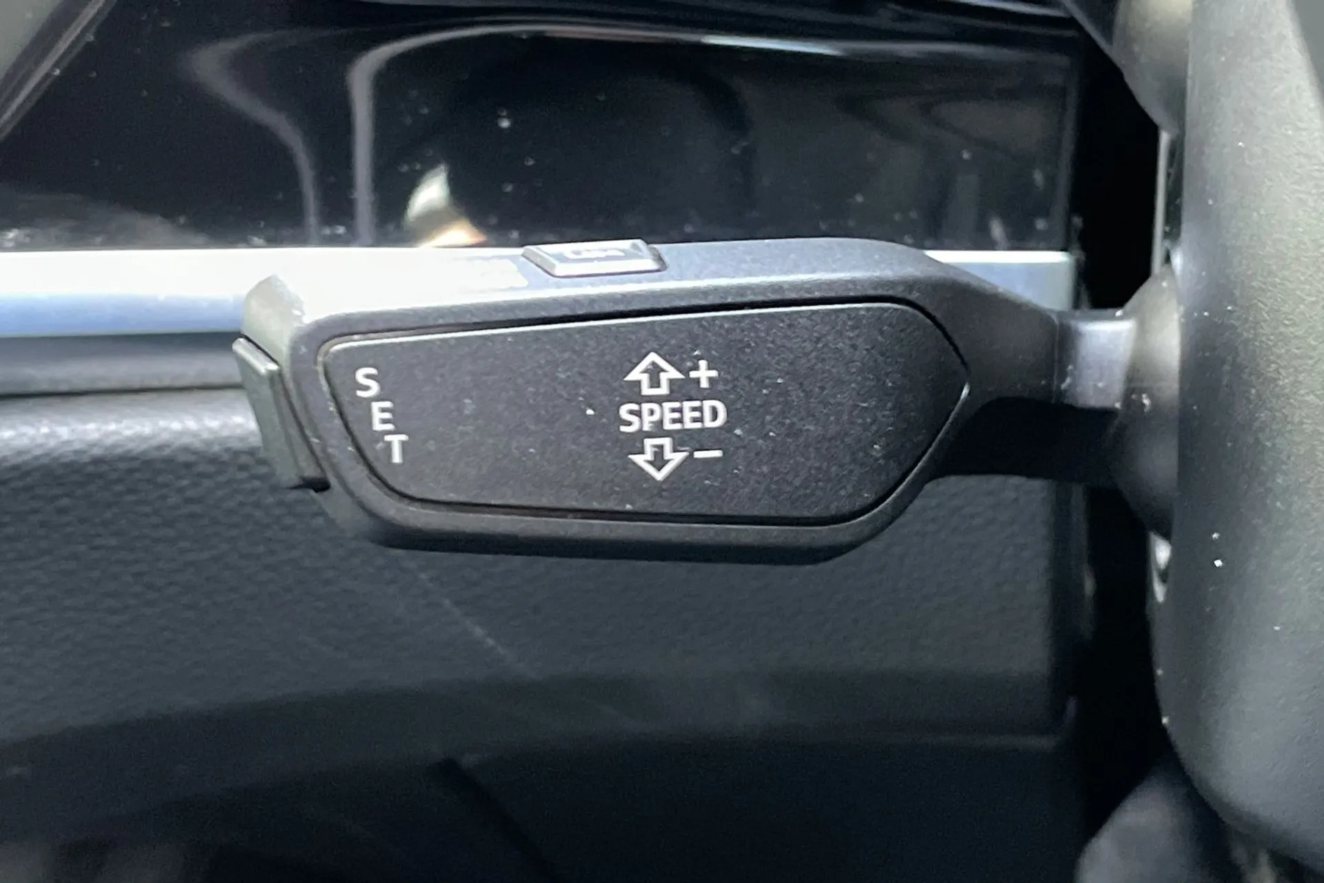 Audi Q3 thumbnail image number 38
