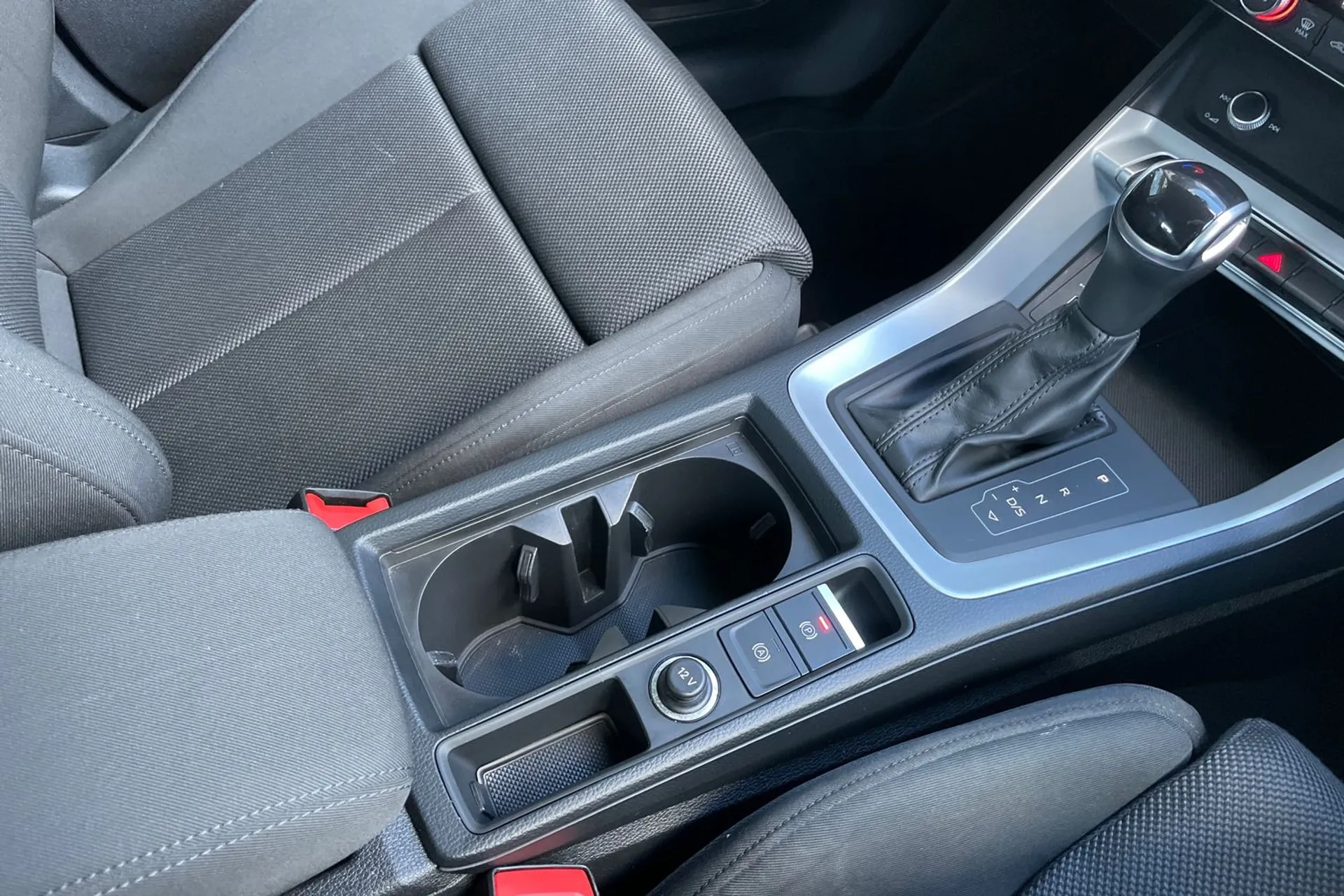 Audi Q3 thumbnail image number 41