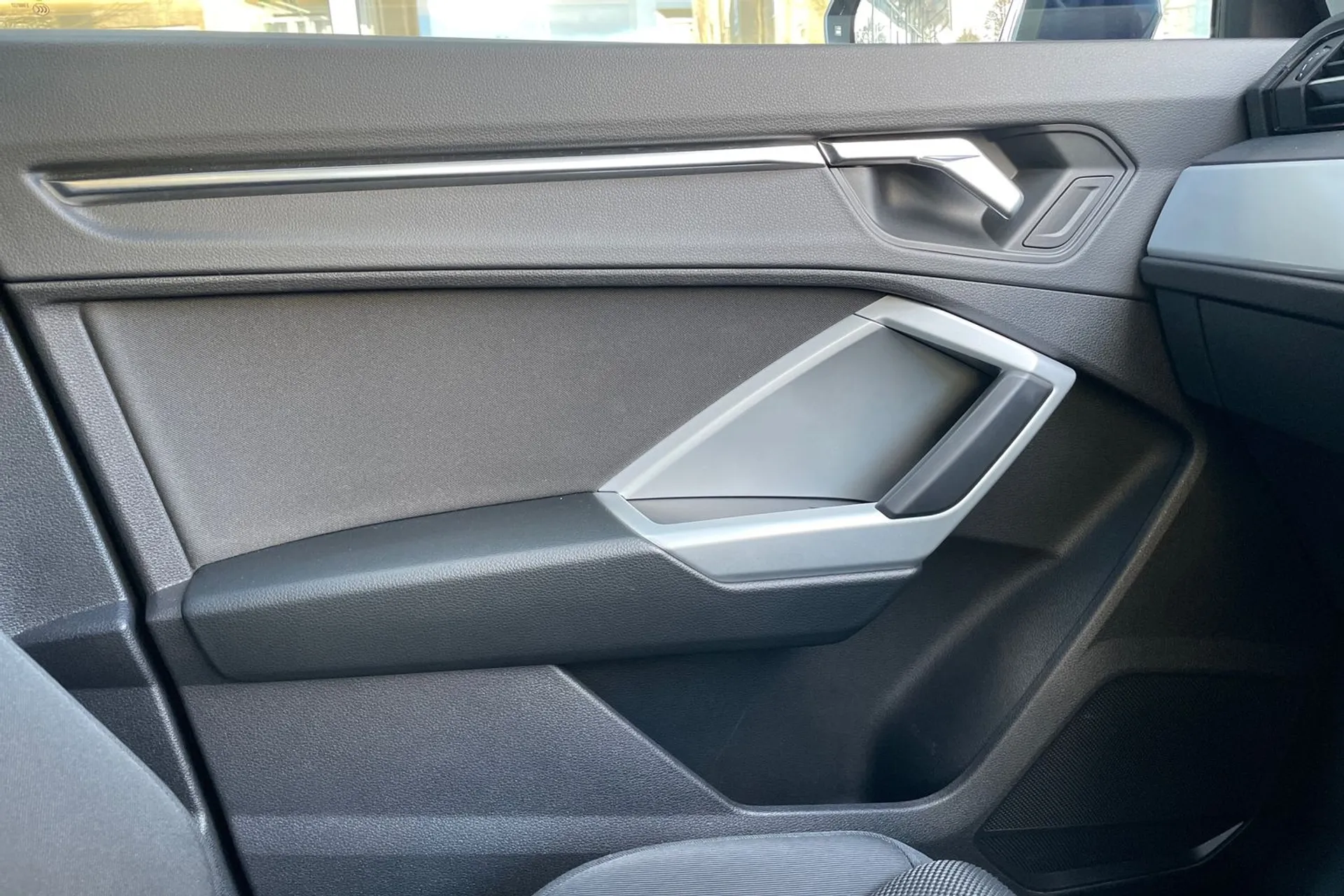 Audi Q3 thumbnail image number 40