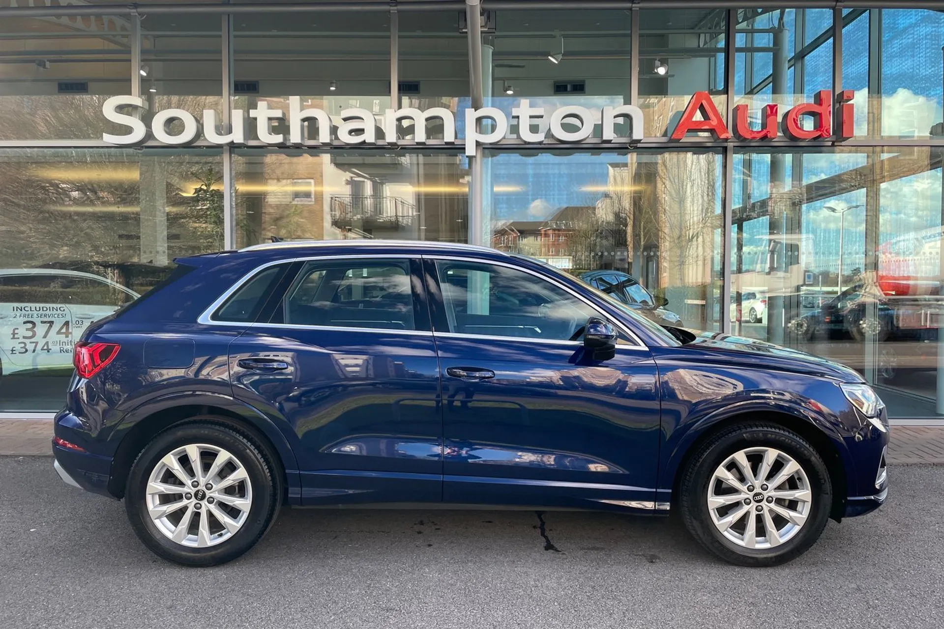 Audi Q3 thumbnail image number 2