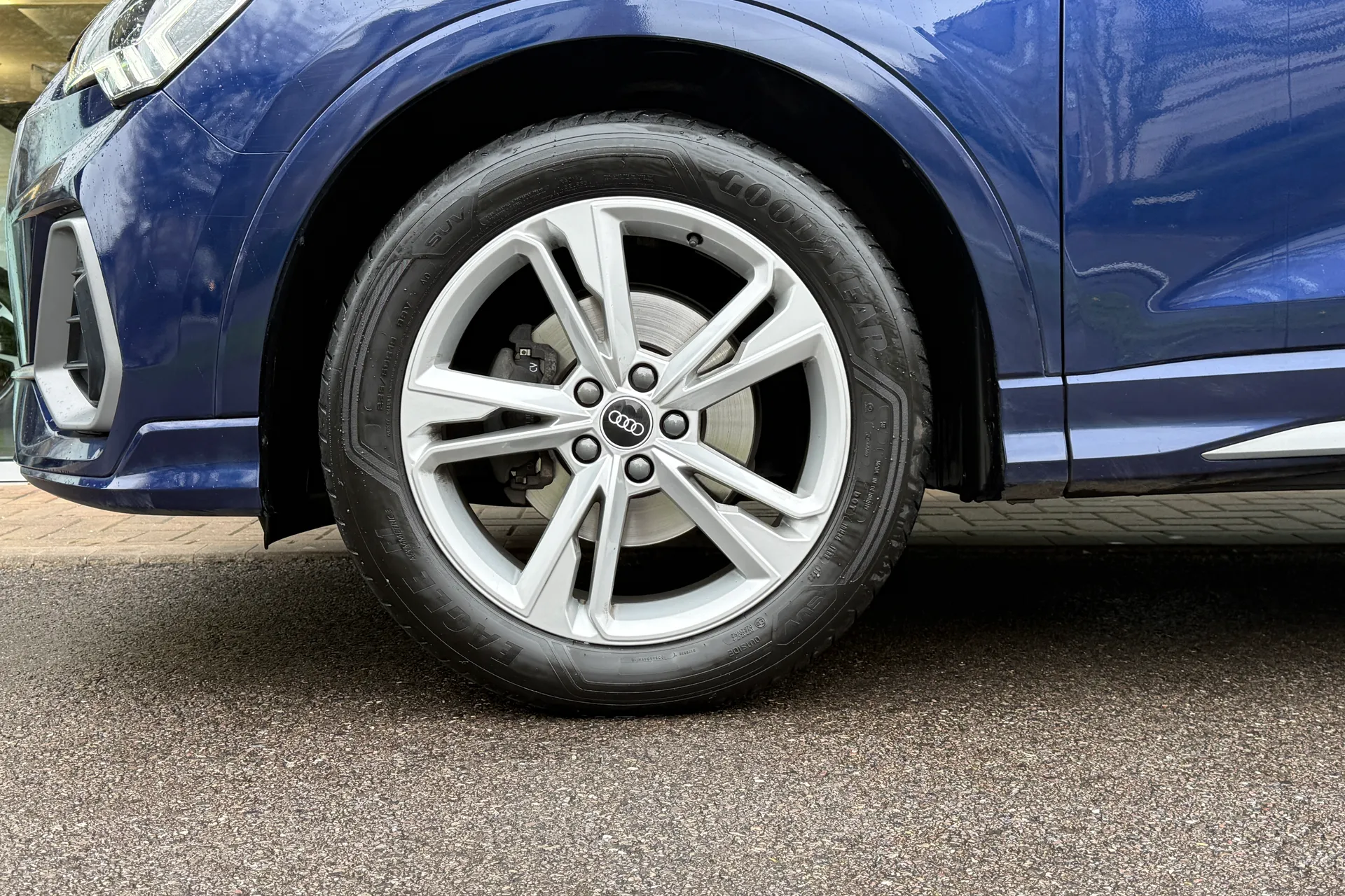 Audi Q3 thumbnail image number 8