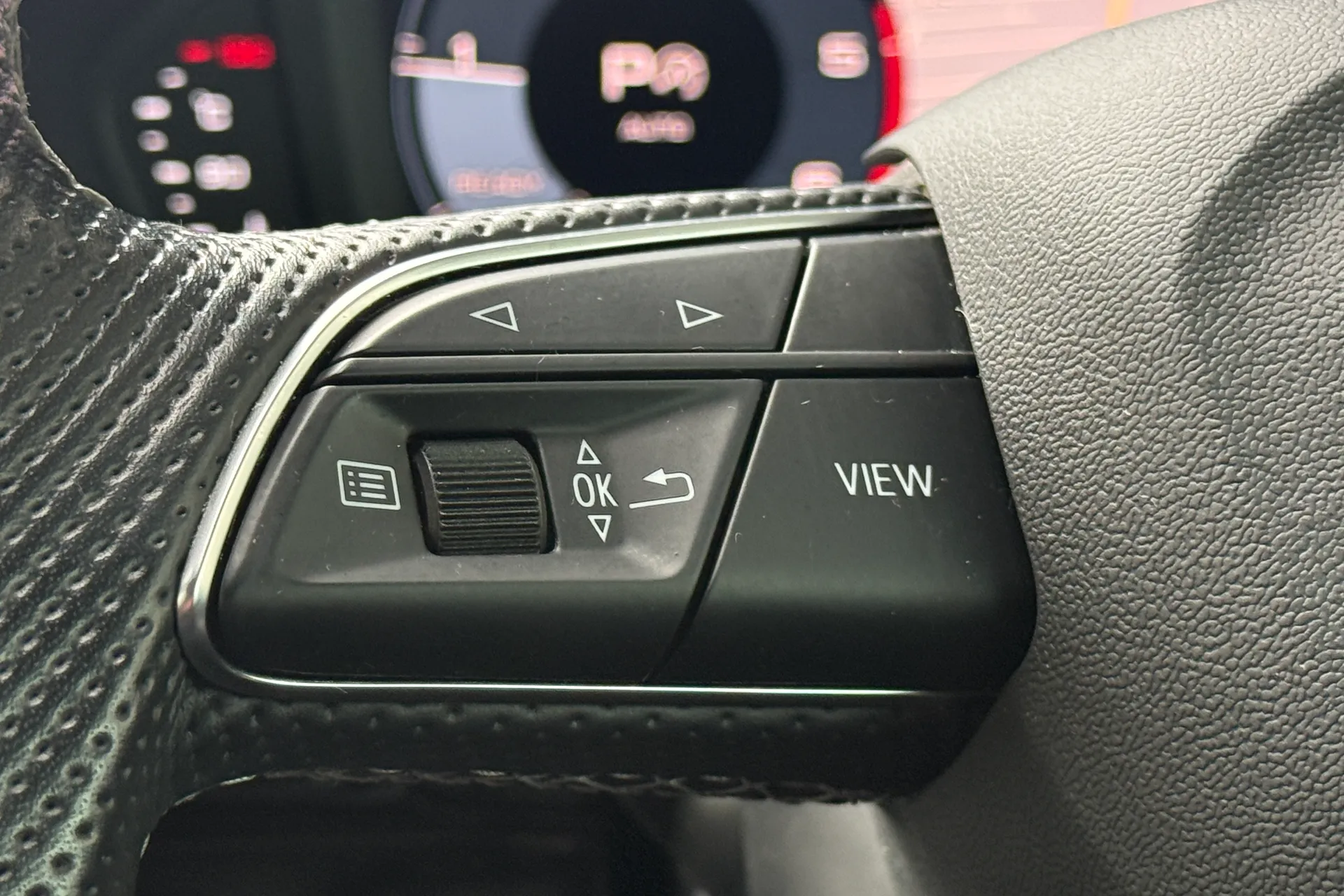 Audi Q3 thumbnail image number 13