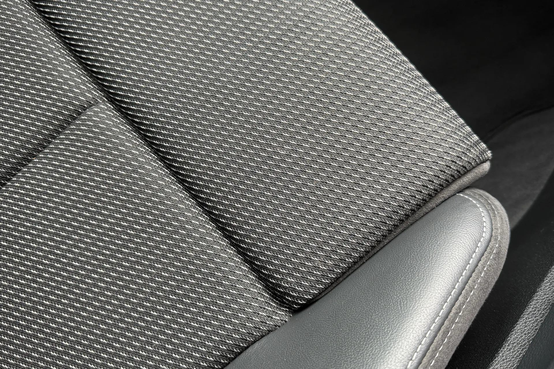 Audi Q3 thumbnail image number 27