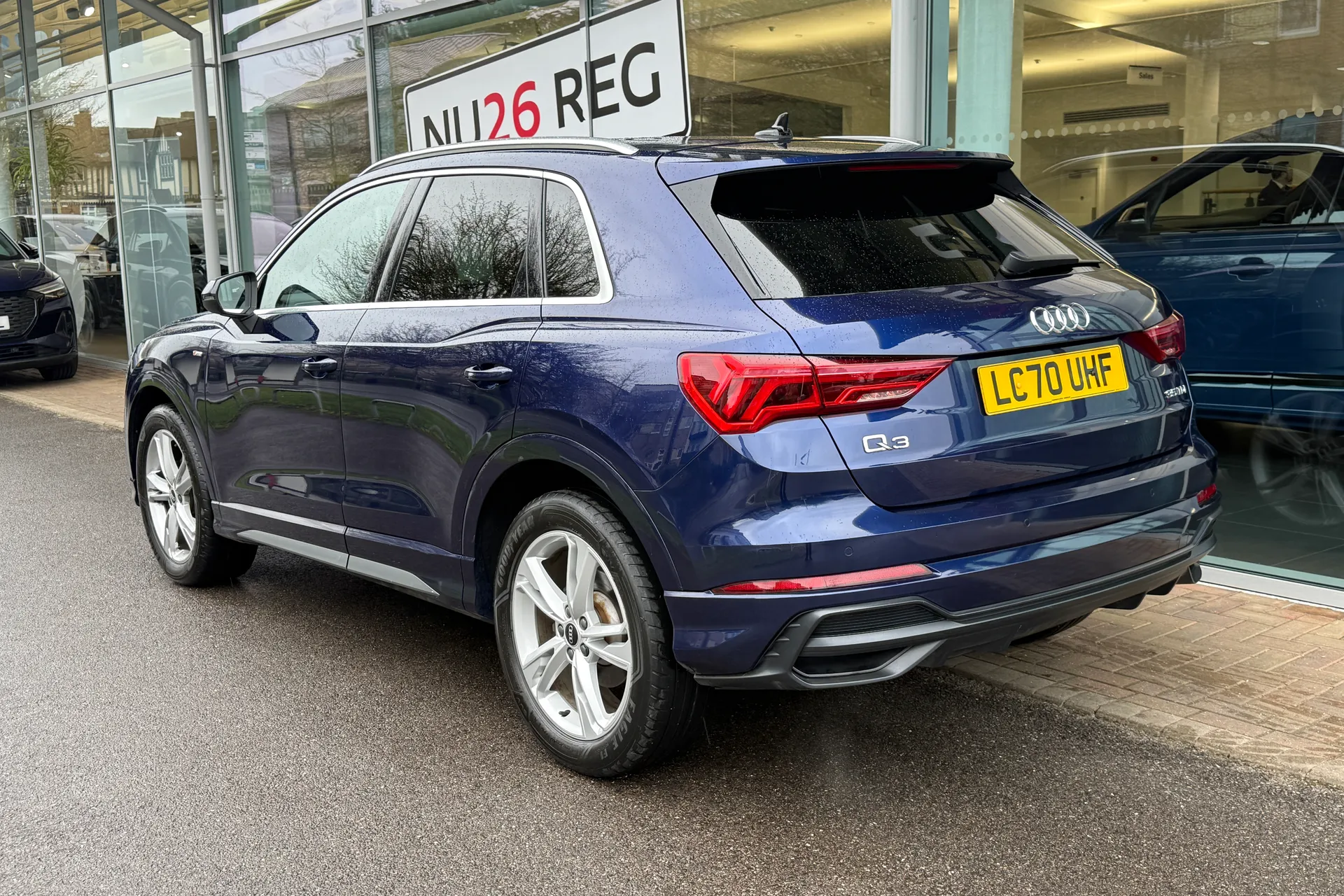 Audi Q3 thumbnail image number 7