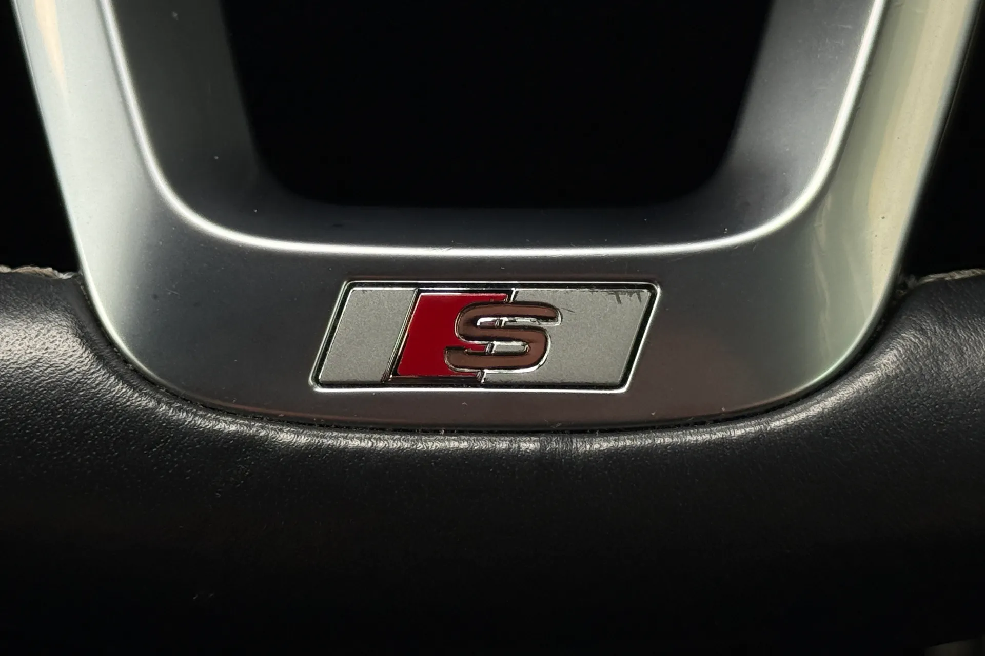 Audi Q3 thumbnail image number 14